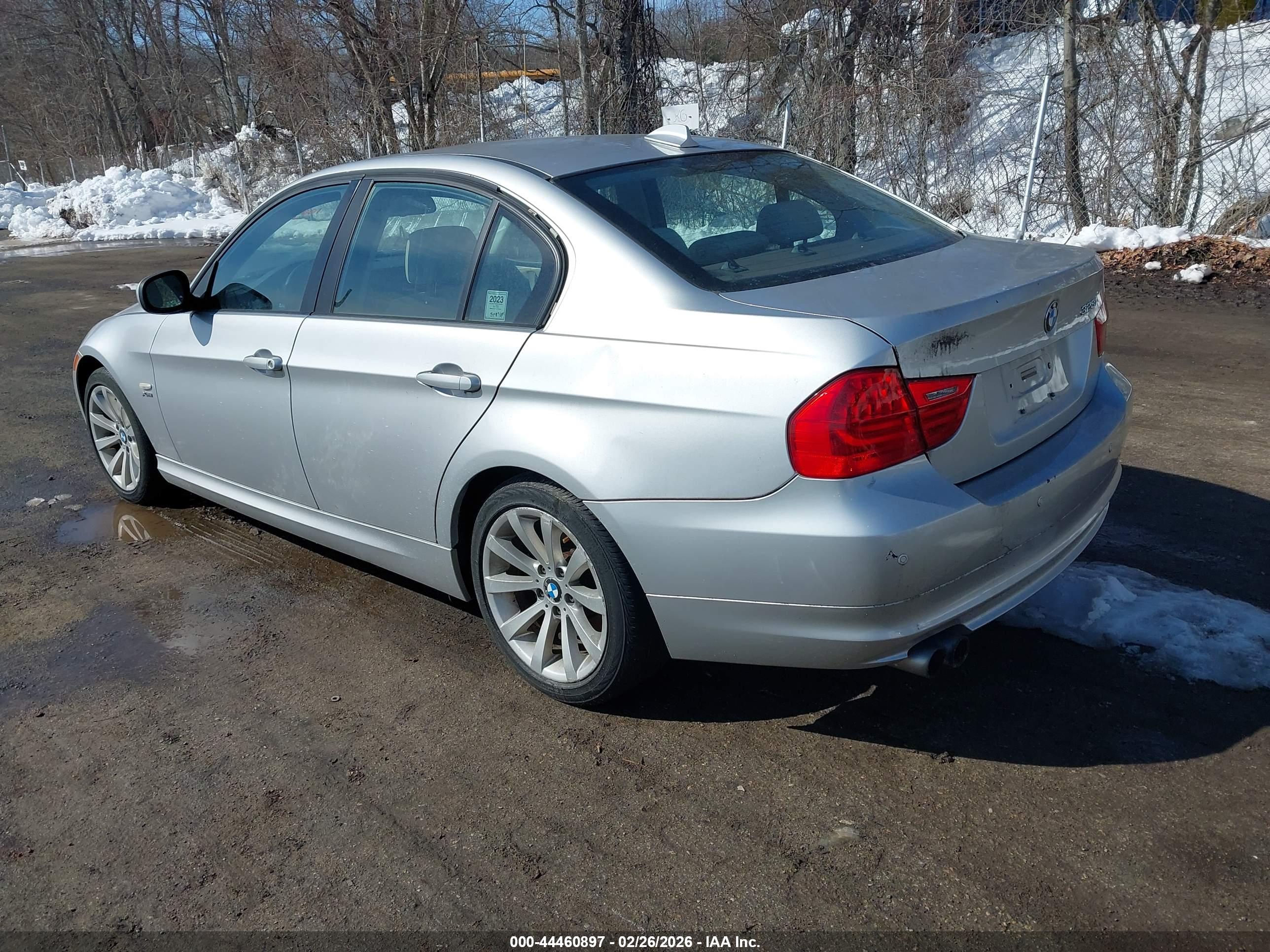 BMW 328I image 3