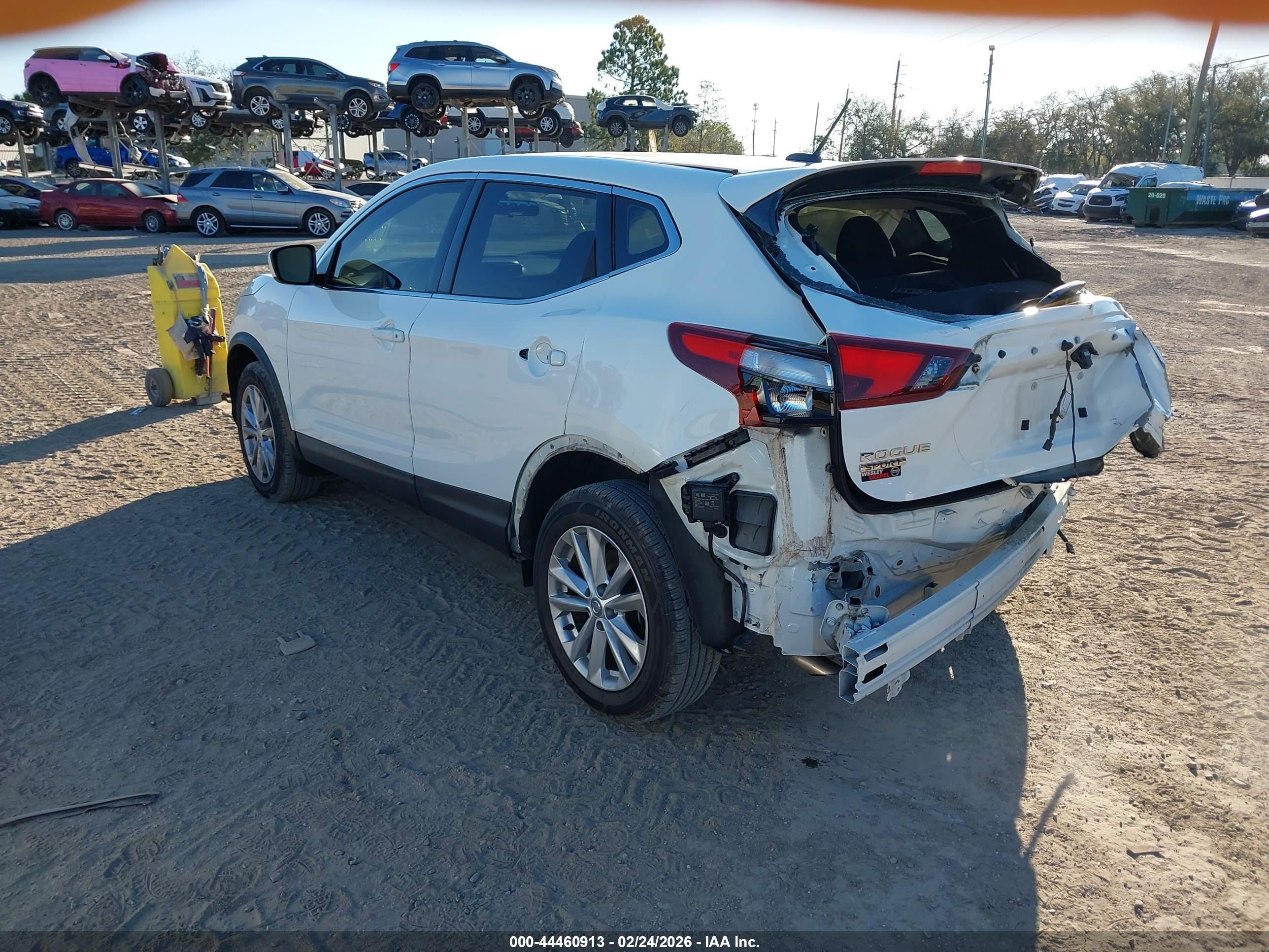 NISSAN ROGUE image 3