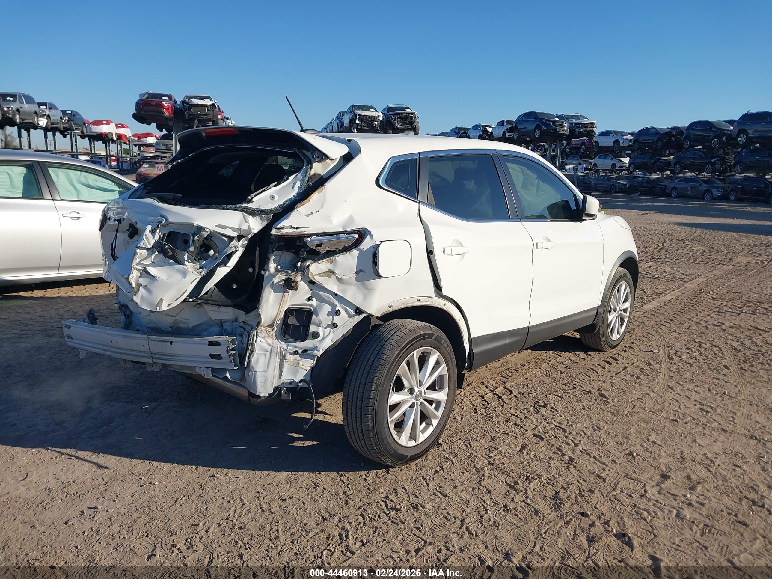 NISSAN ROGUE image 4