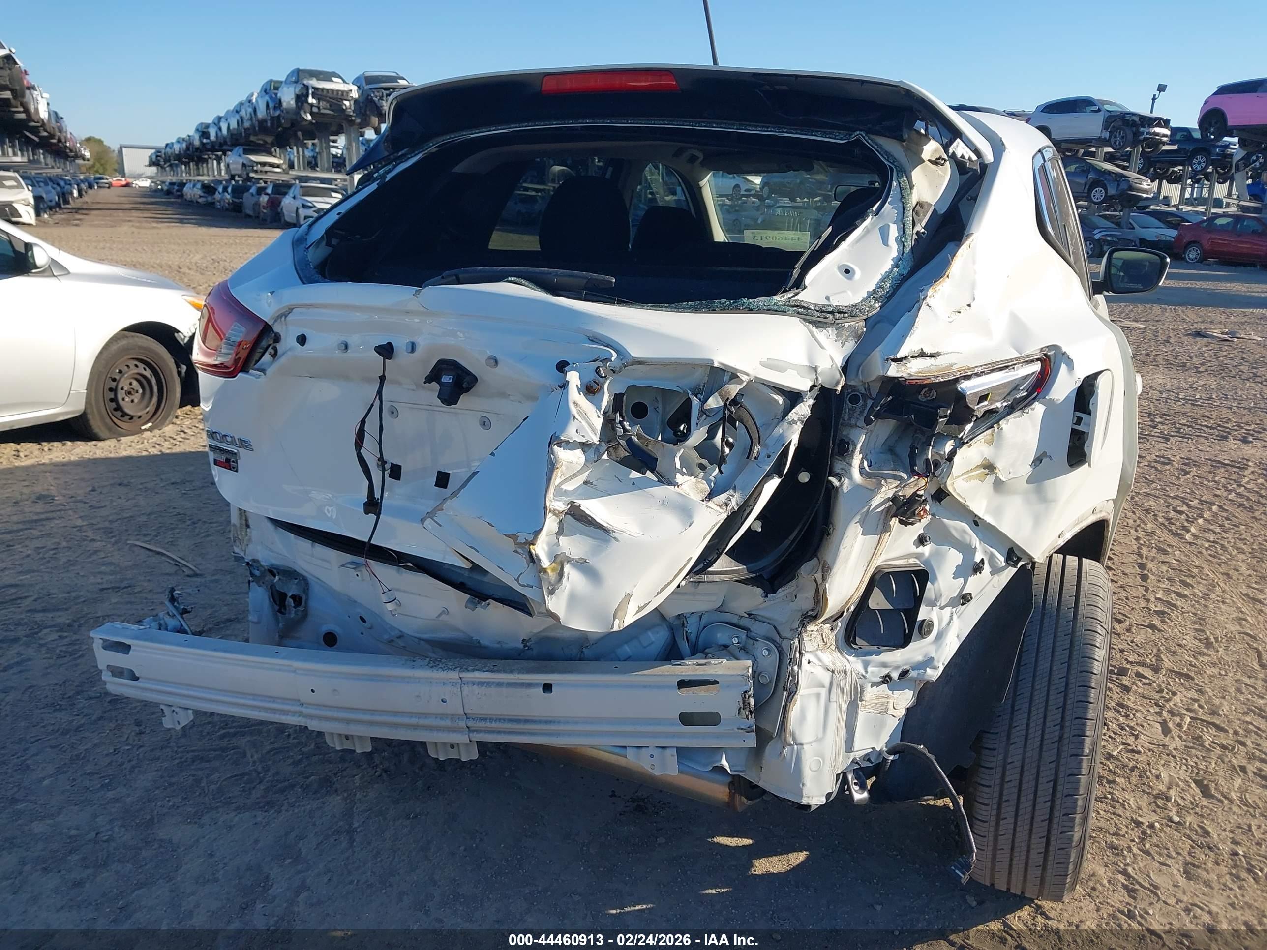 NISSAN ROGUE image 6