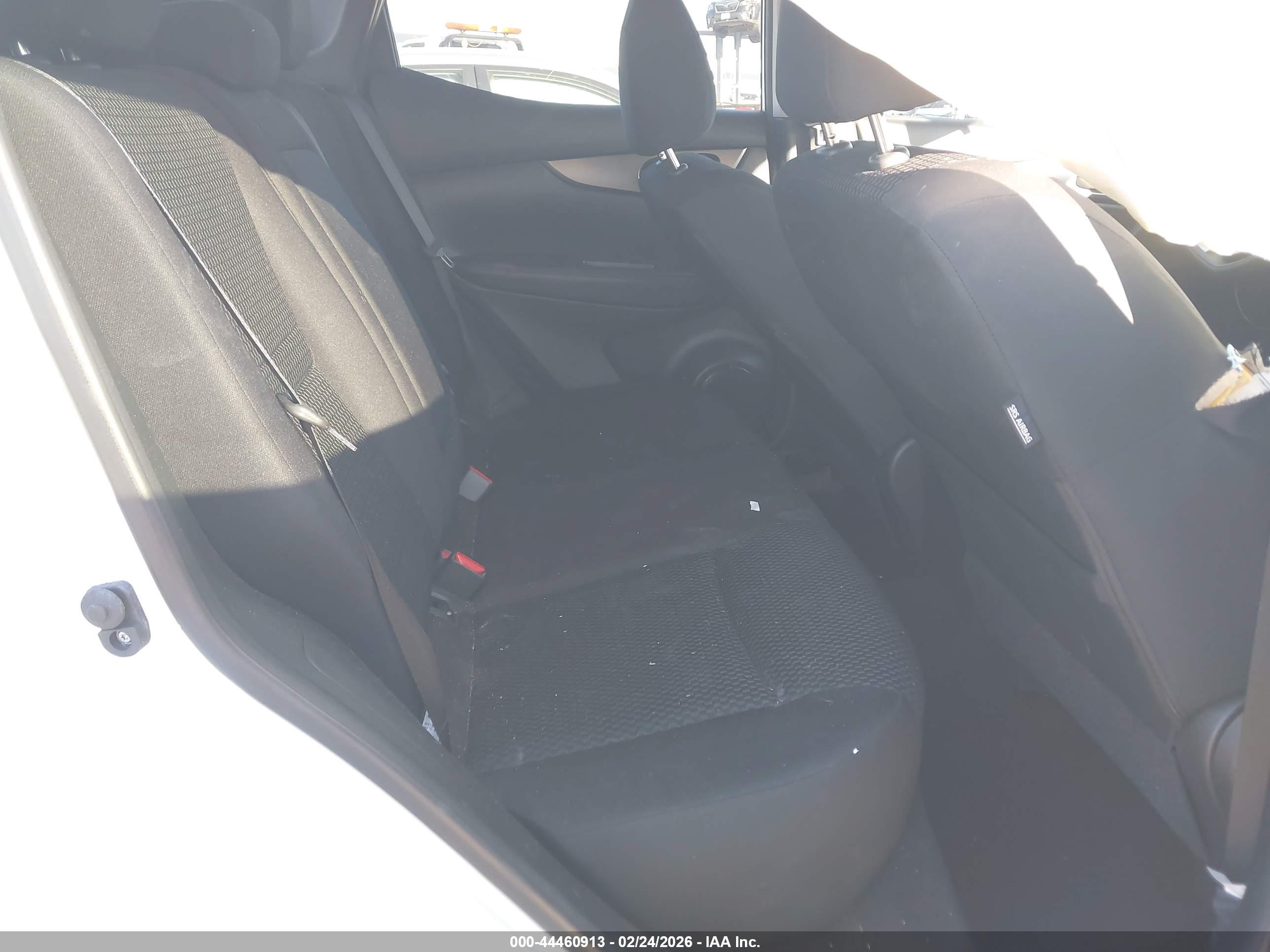 NISSAN ROGUE image 8
