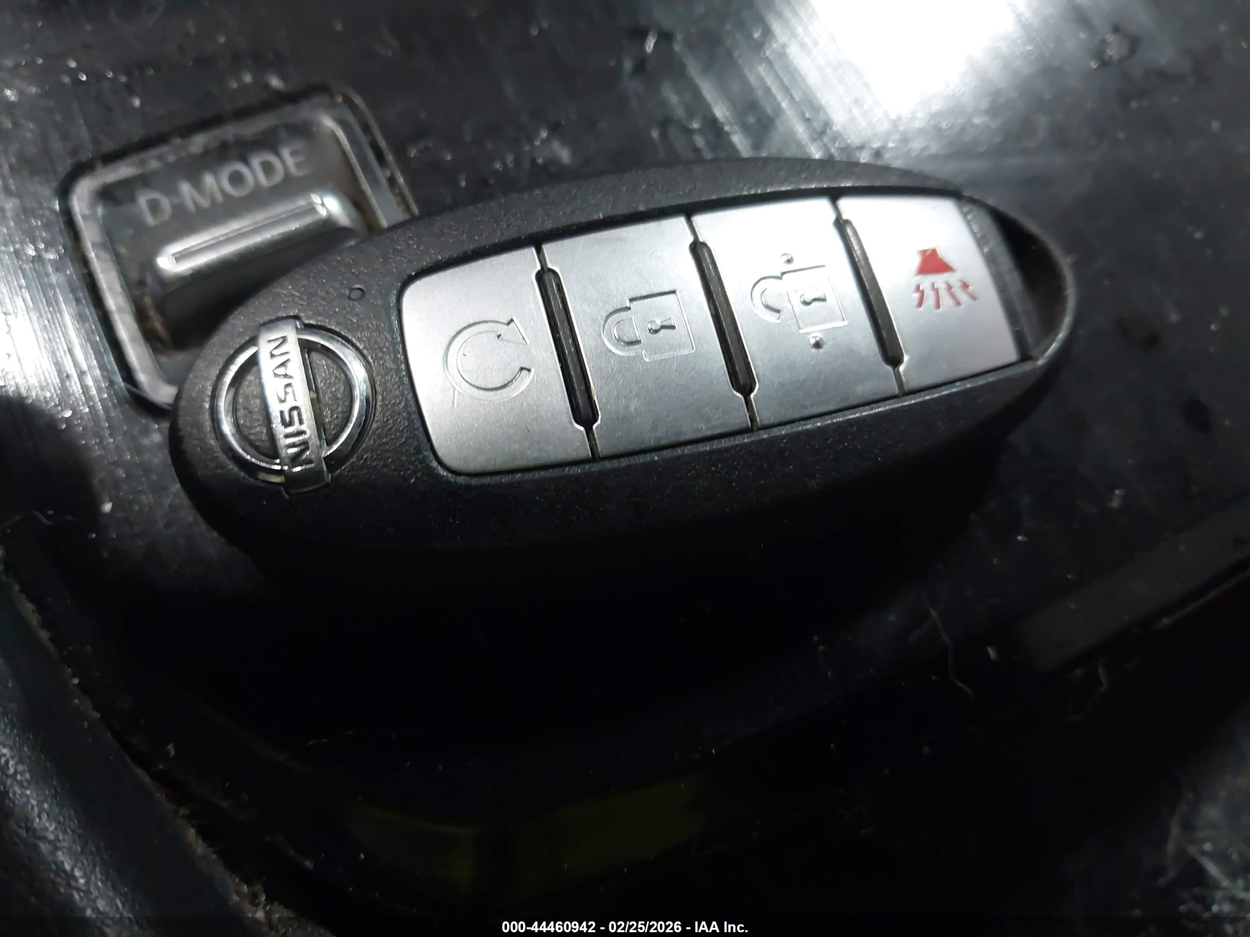 NISSAN ROGUE image 11