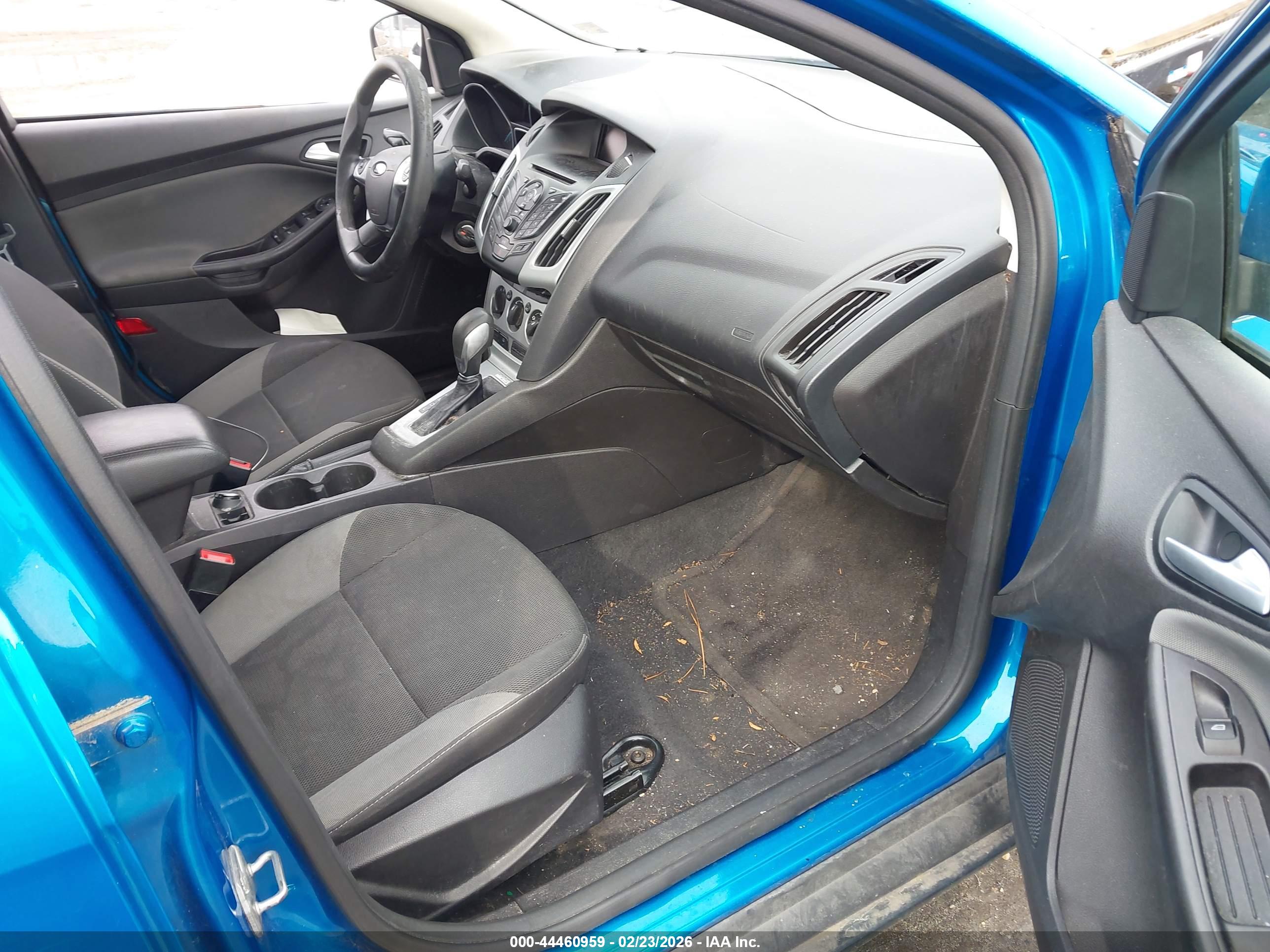 FORD FOCUS image 5