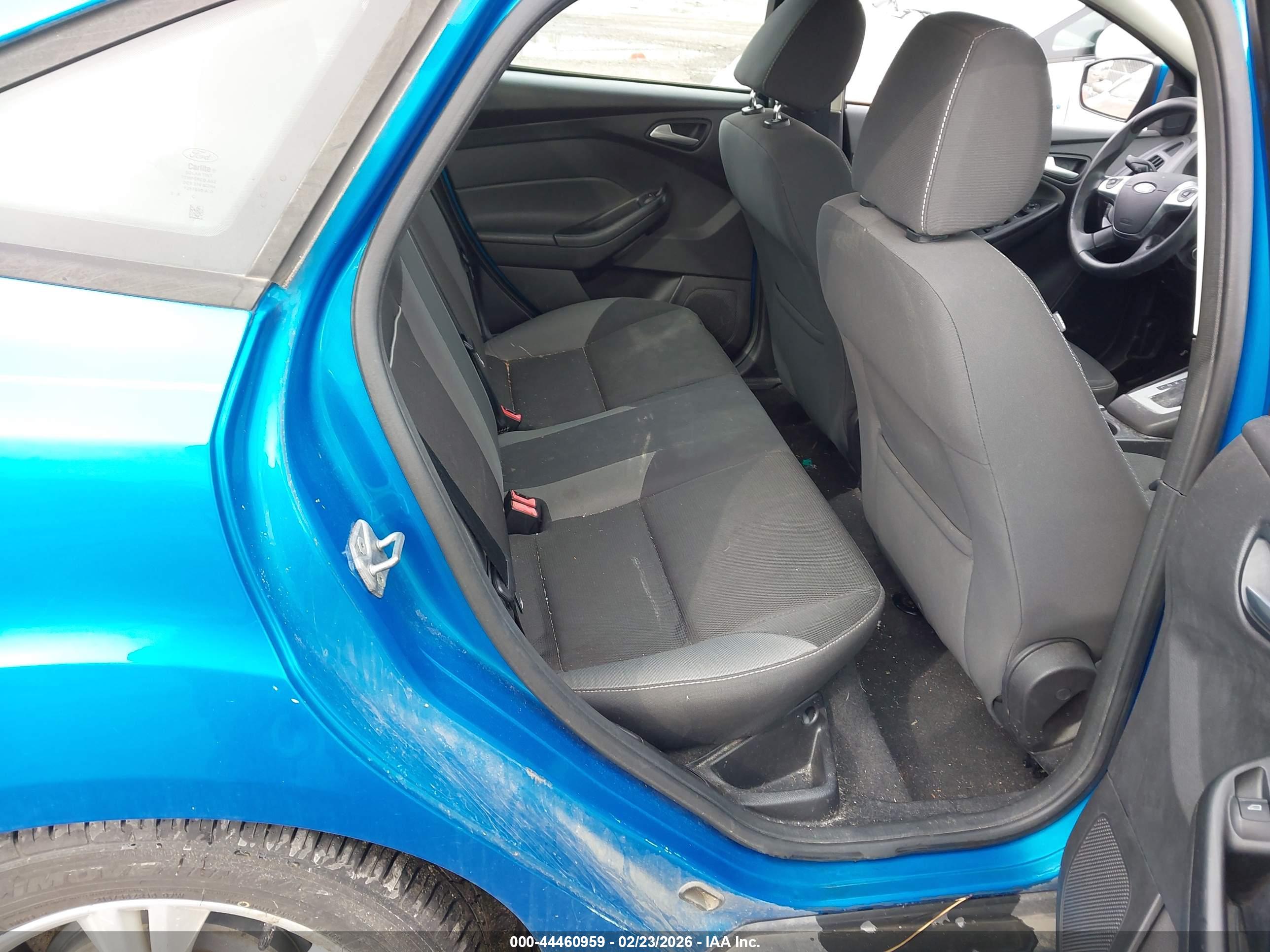 FORD FOCUS image 8