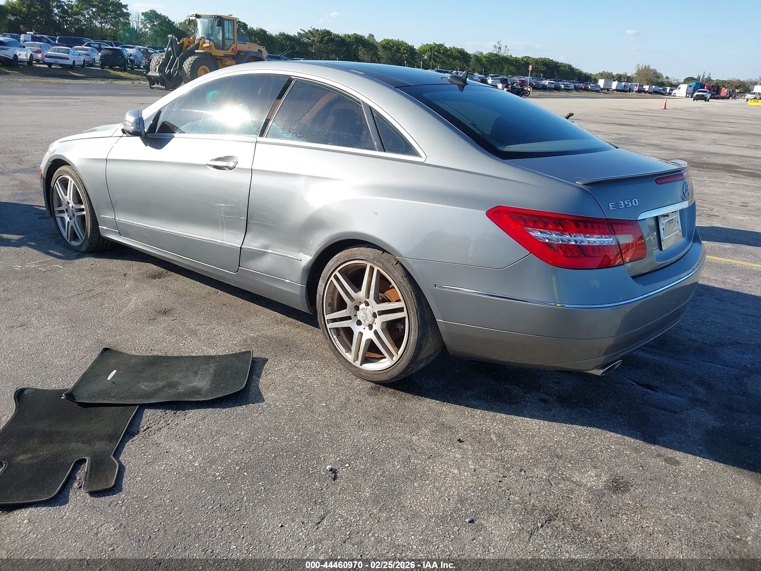 MERCEDES-BENZ E image 3