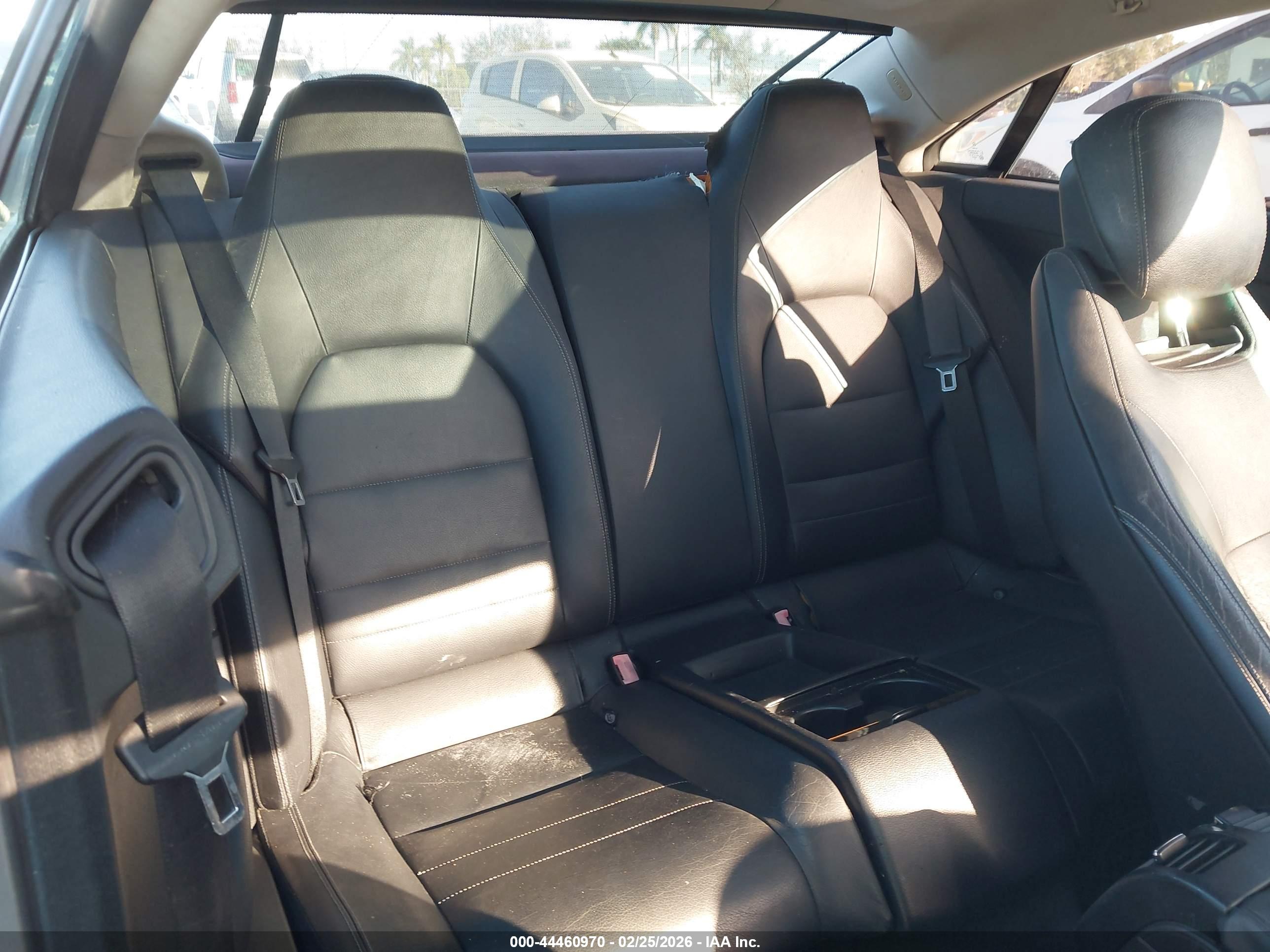 MERCEDES-BENZ E image 8