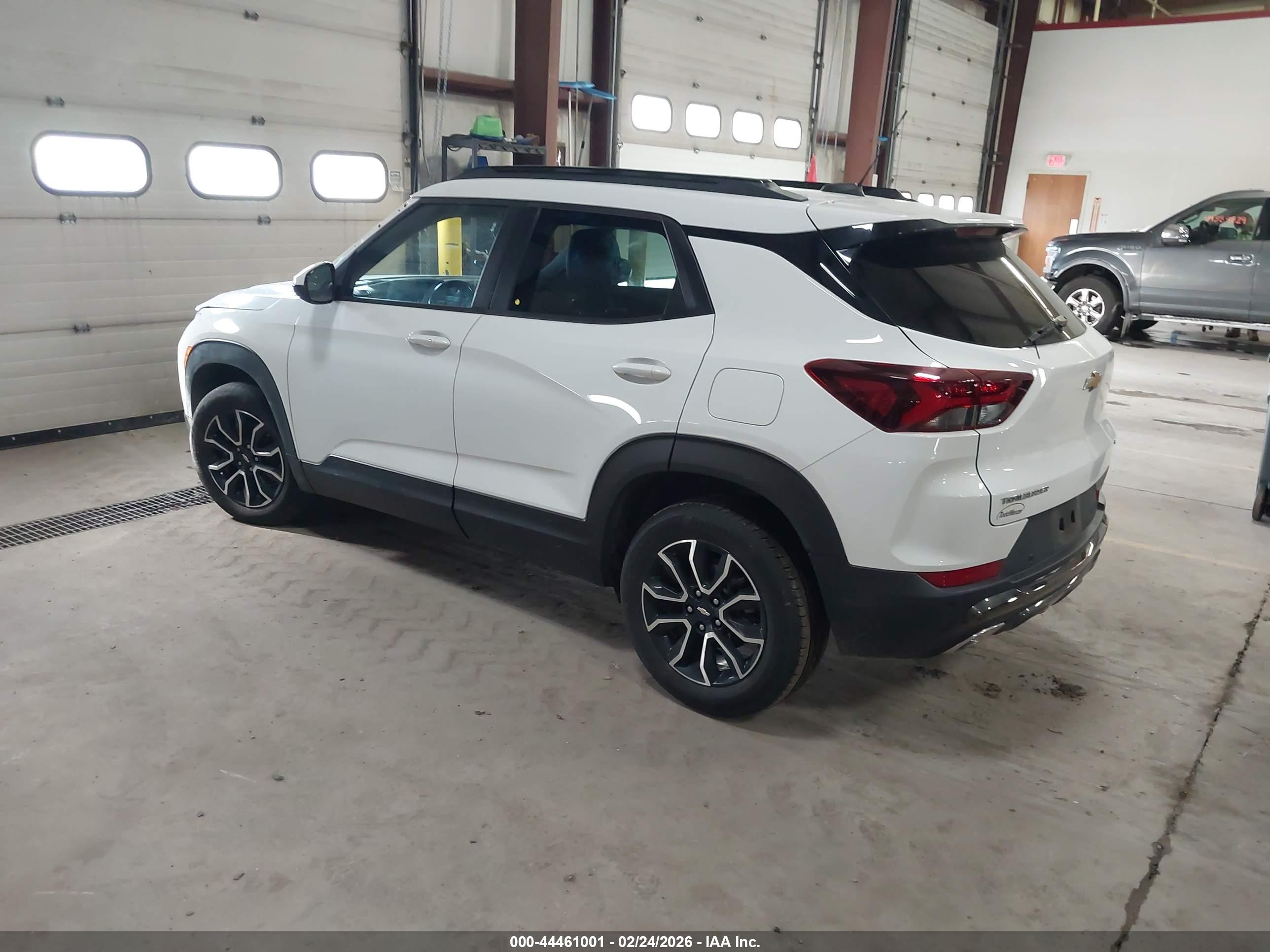 CHEVROLET TRAILBLAZER image 3