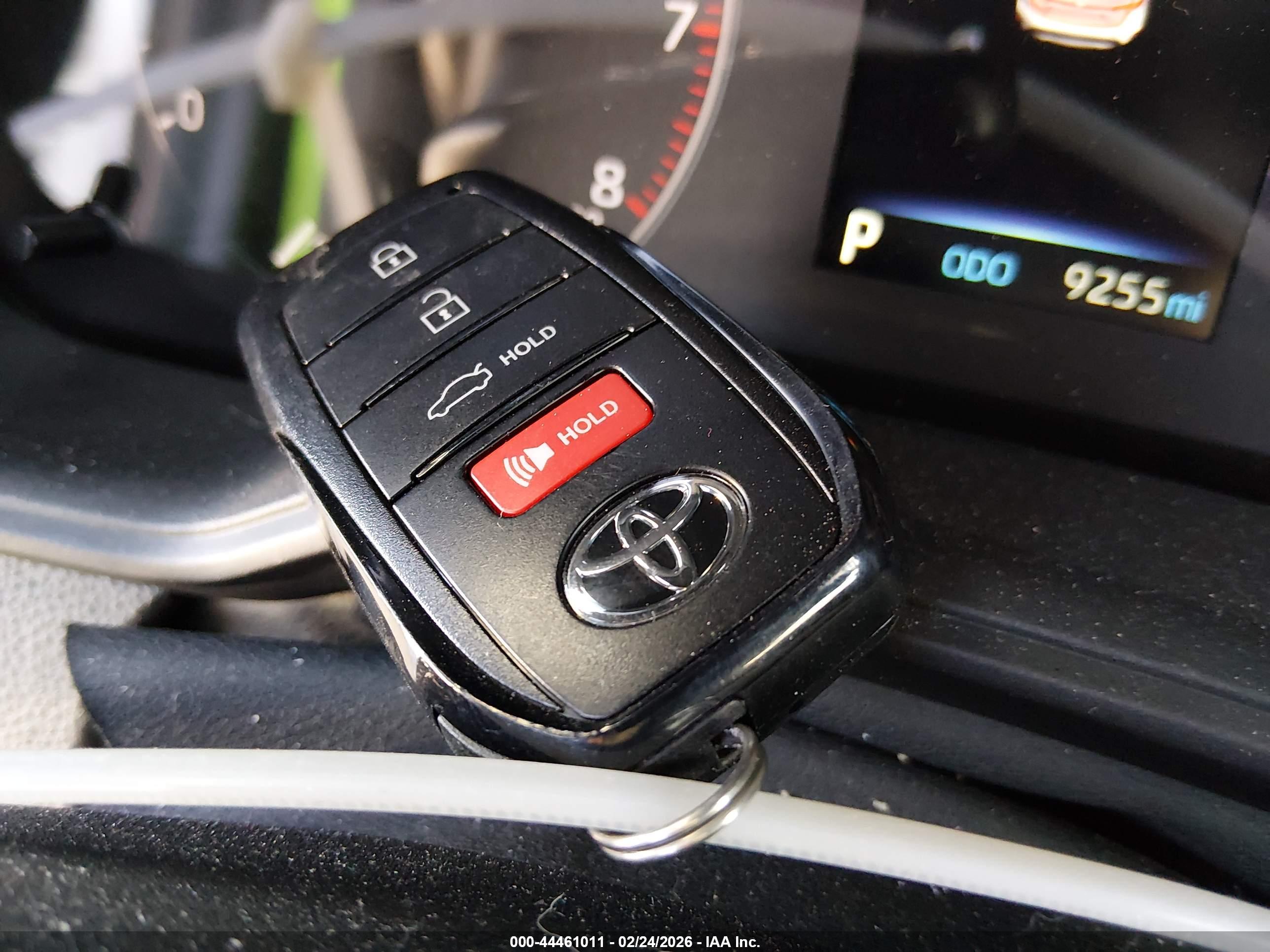 TOYOTA COROLLA image 11