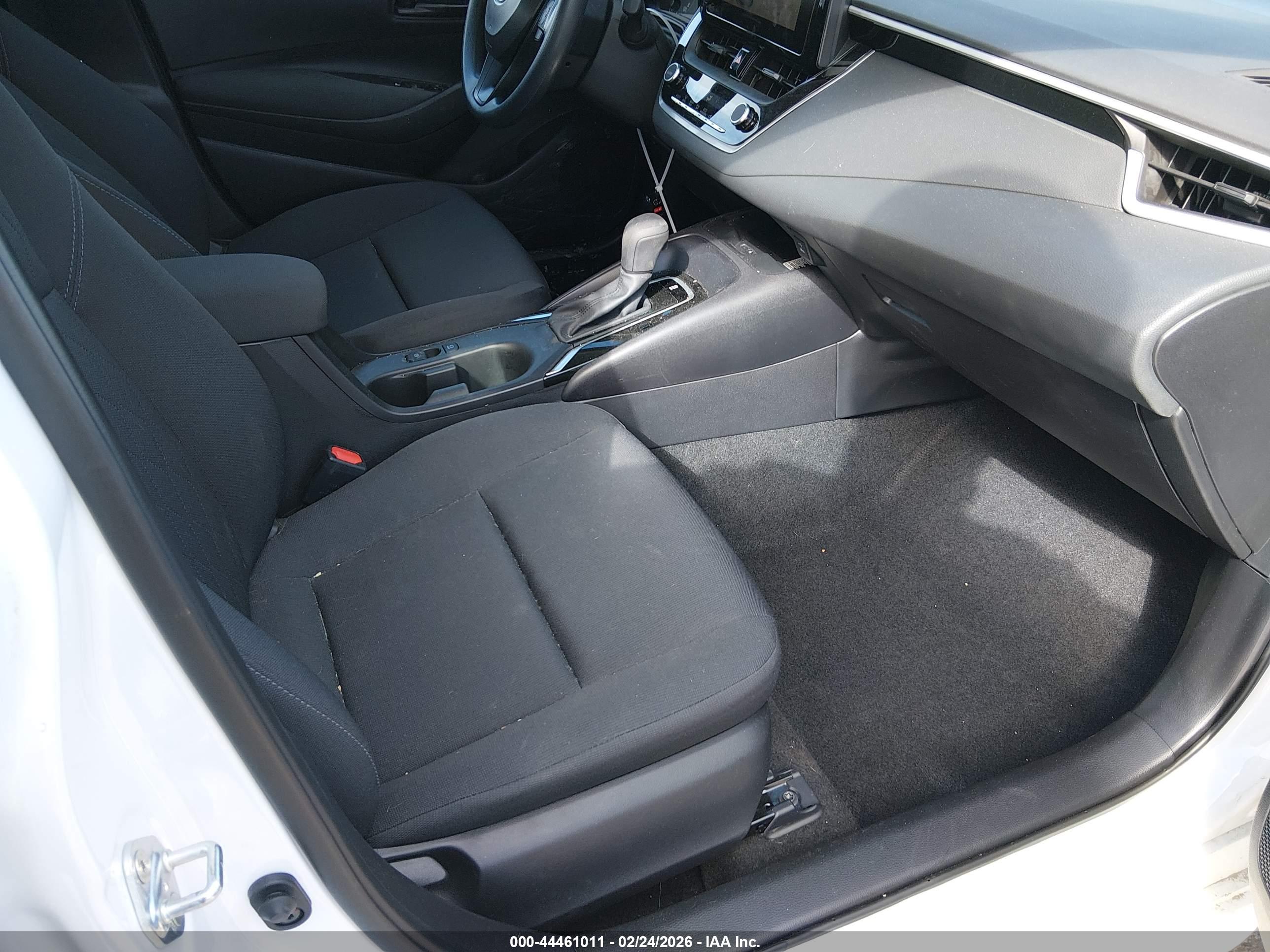 TOYOTA COROLLA image 5