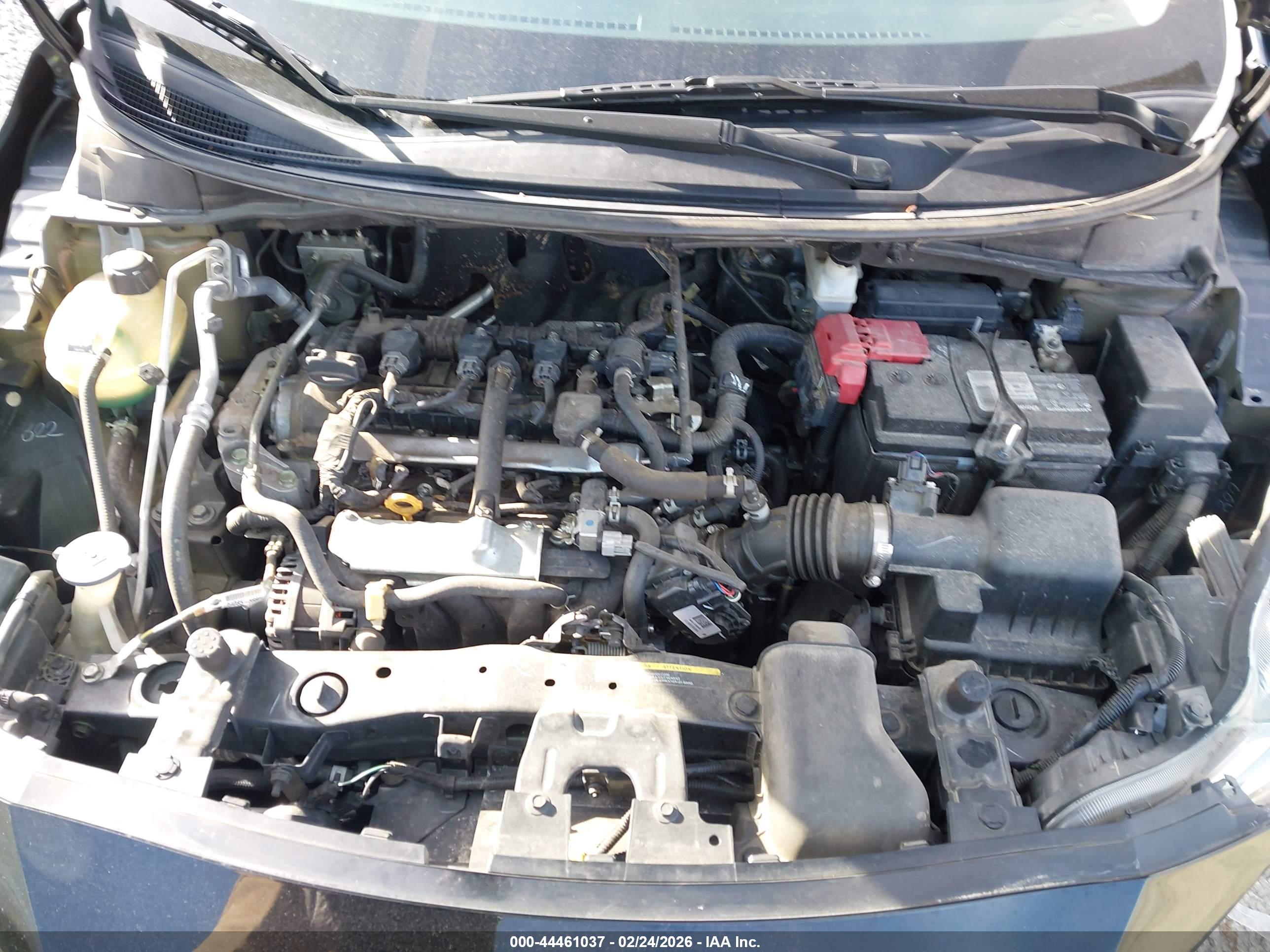 NISSAN VERSA image 10