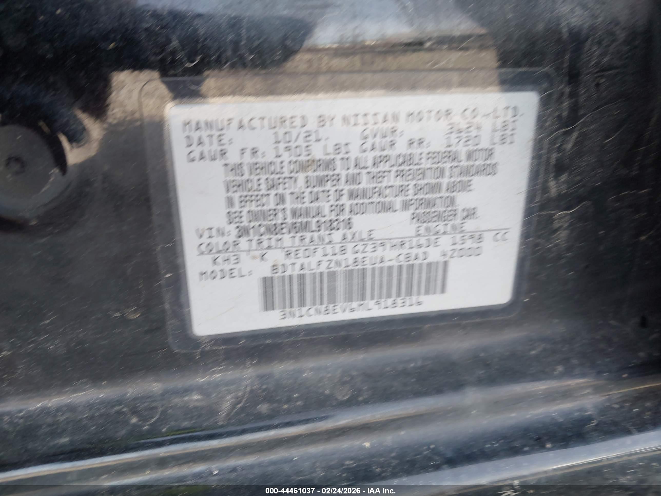 NISSAN VERSA image 9
