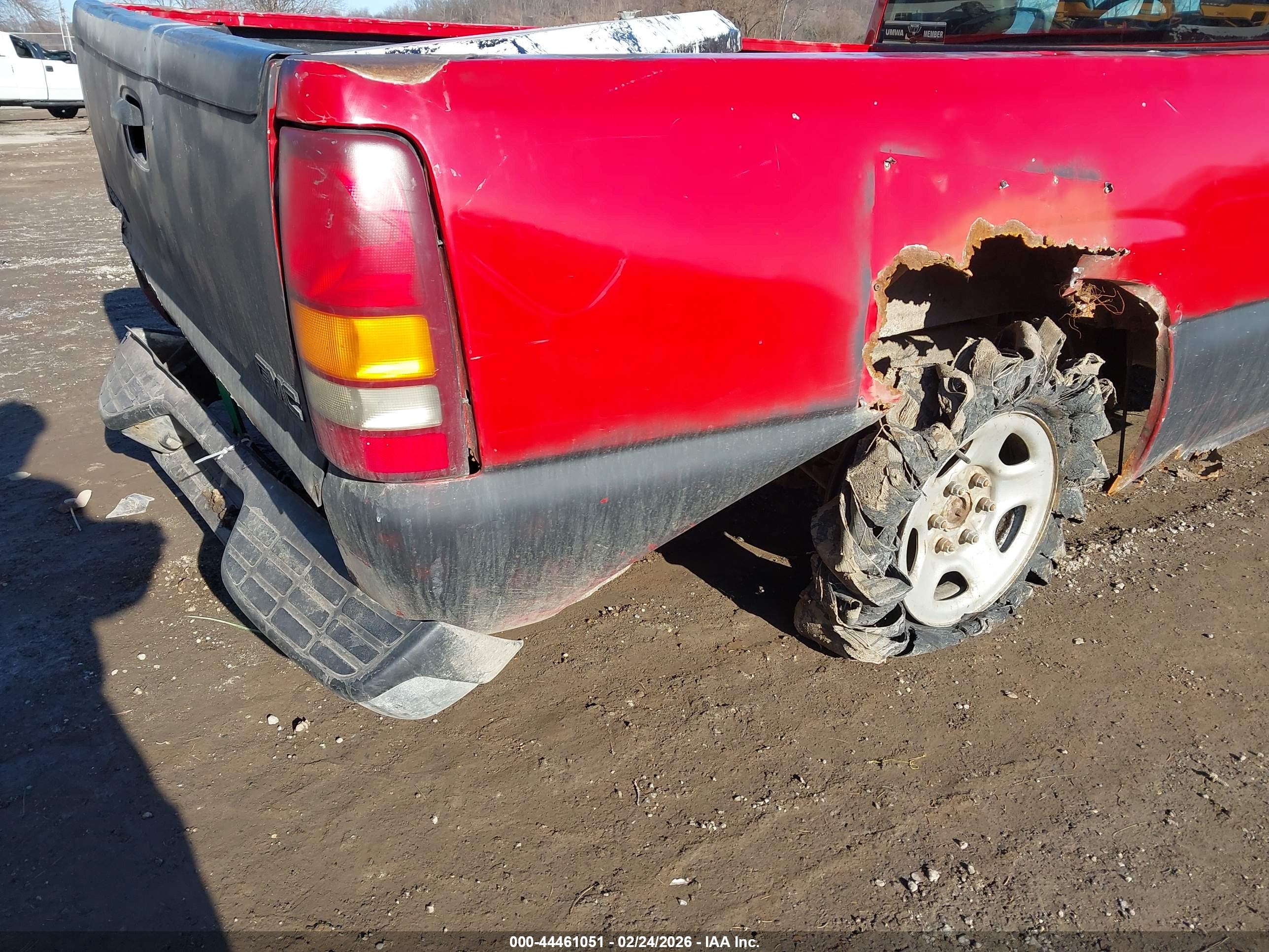 GMC SIERRA image 6