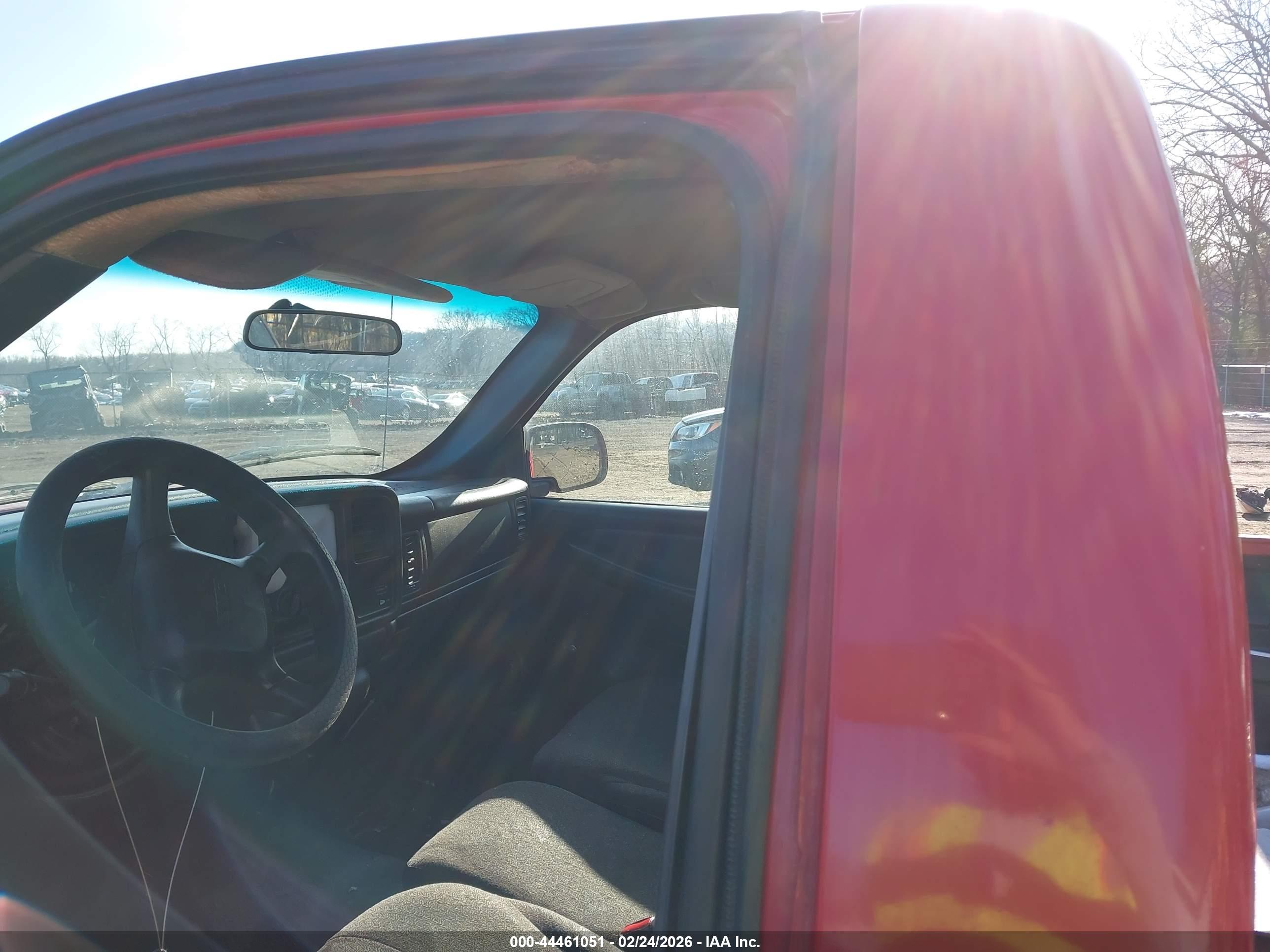 GMC SIERRA image 8