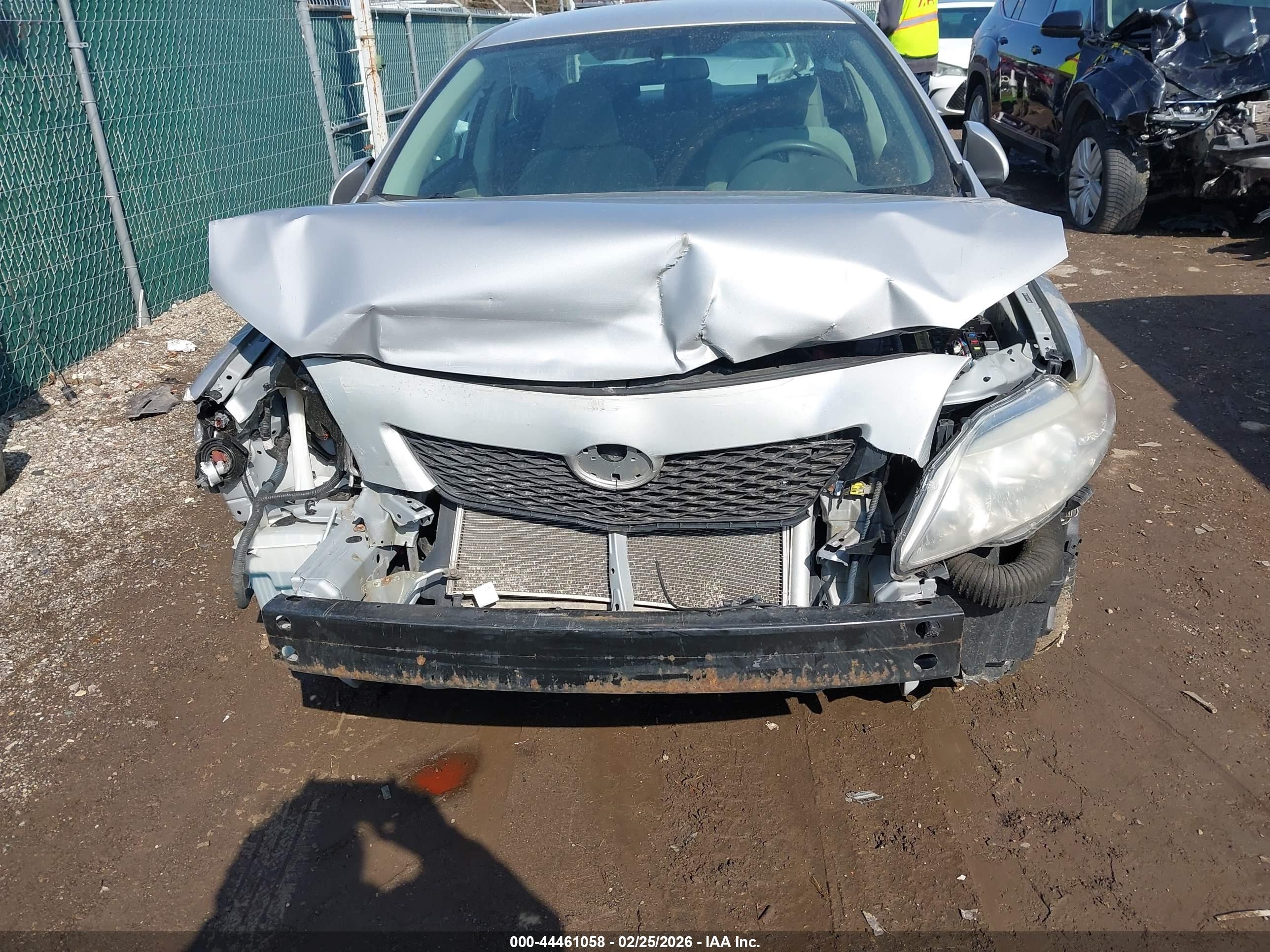 TOYOTA COROLLA image 6
