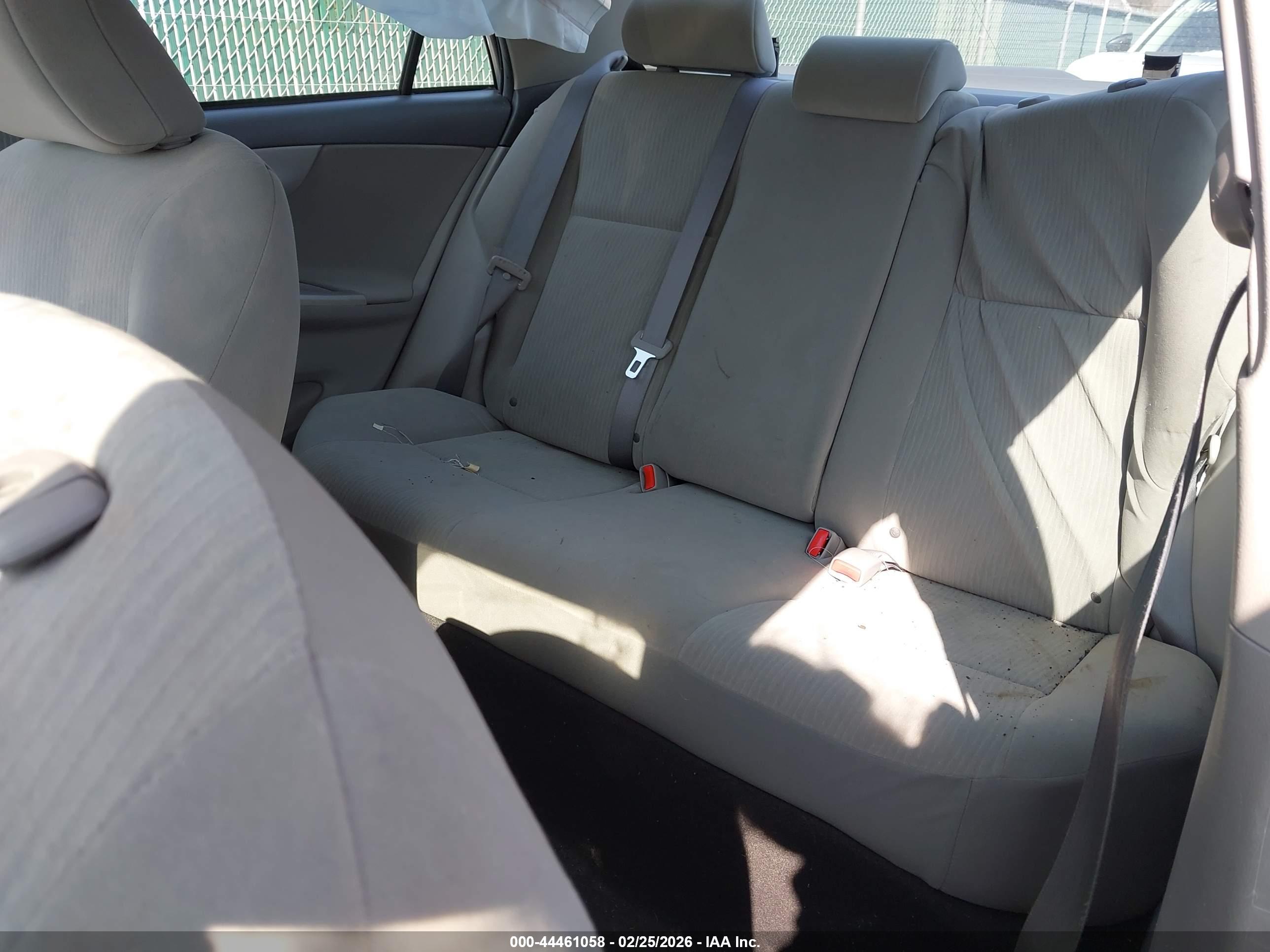 TOYOTA COROLLA image 8