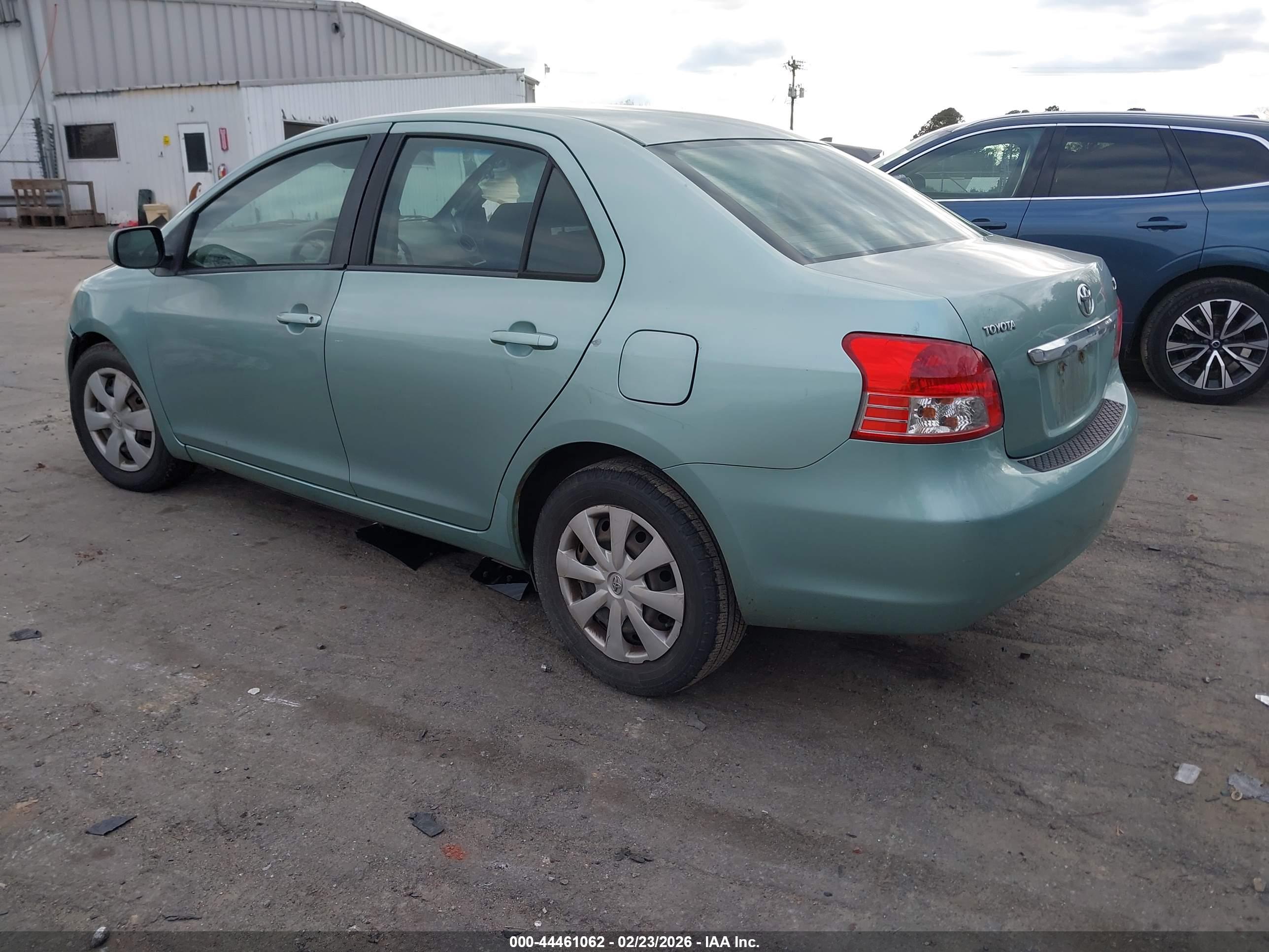 TOYOTA YARIS image 3