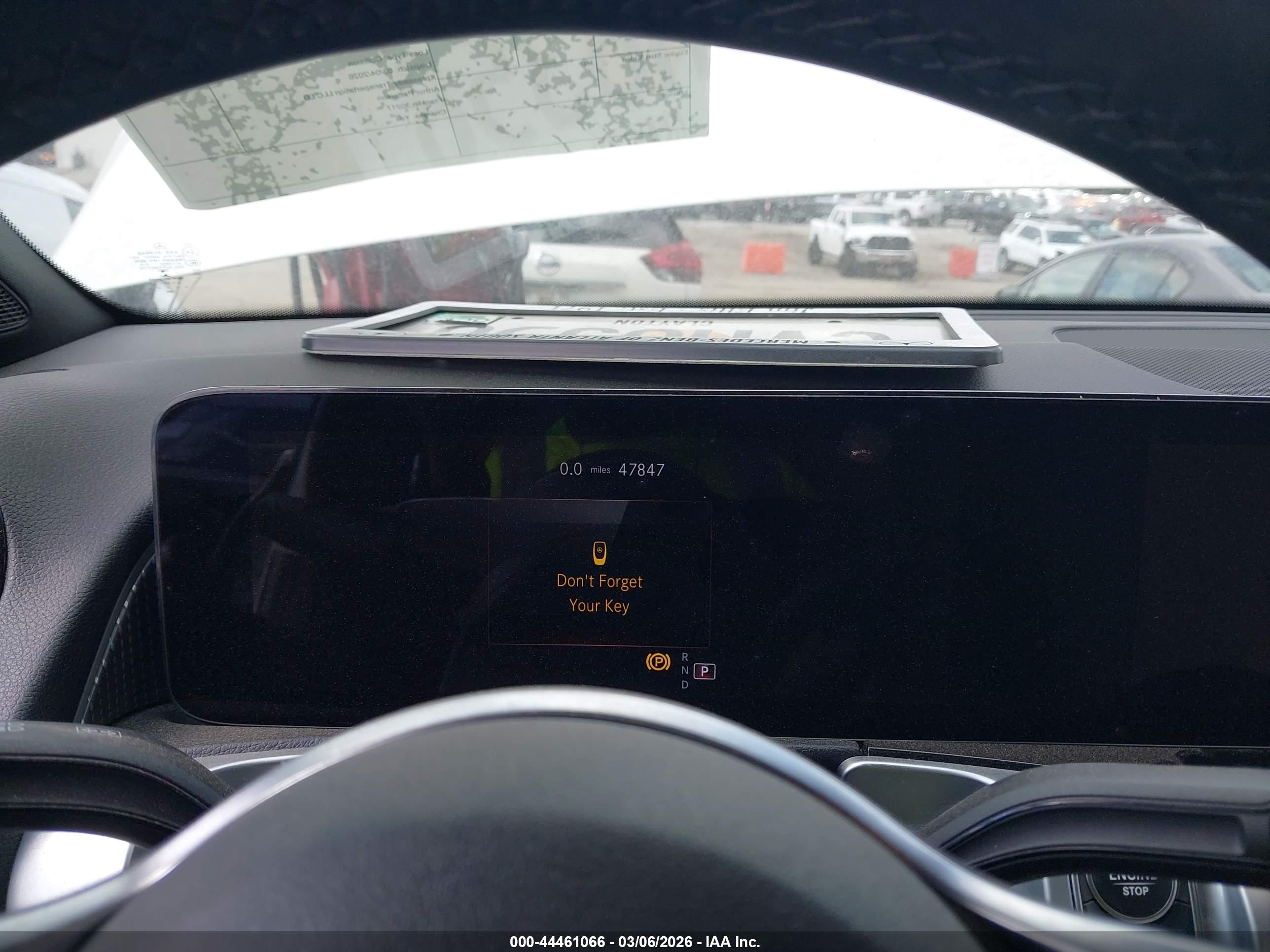 MERCEDES-BENZ GLB image 7