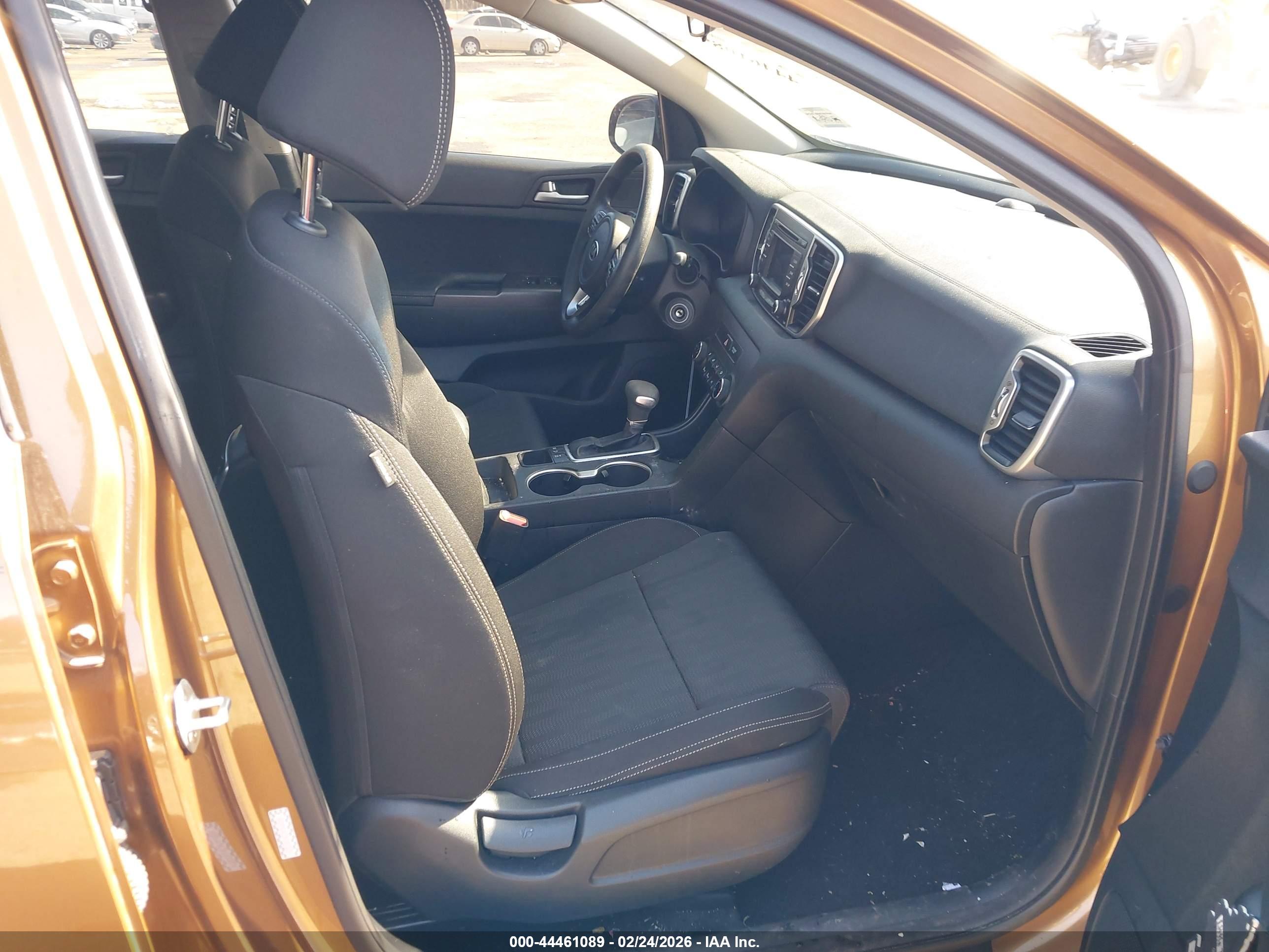 KIA SPORTAGE image 5
