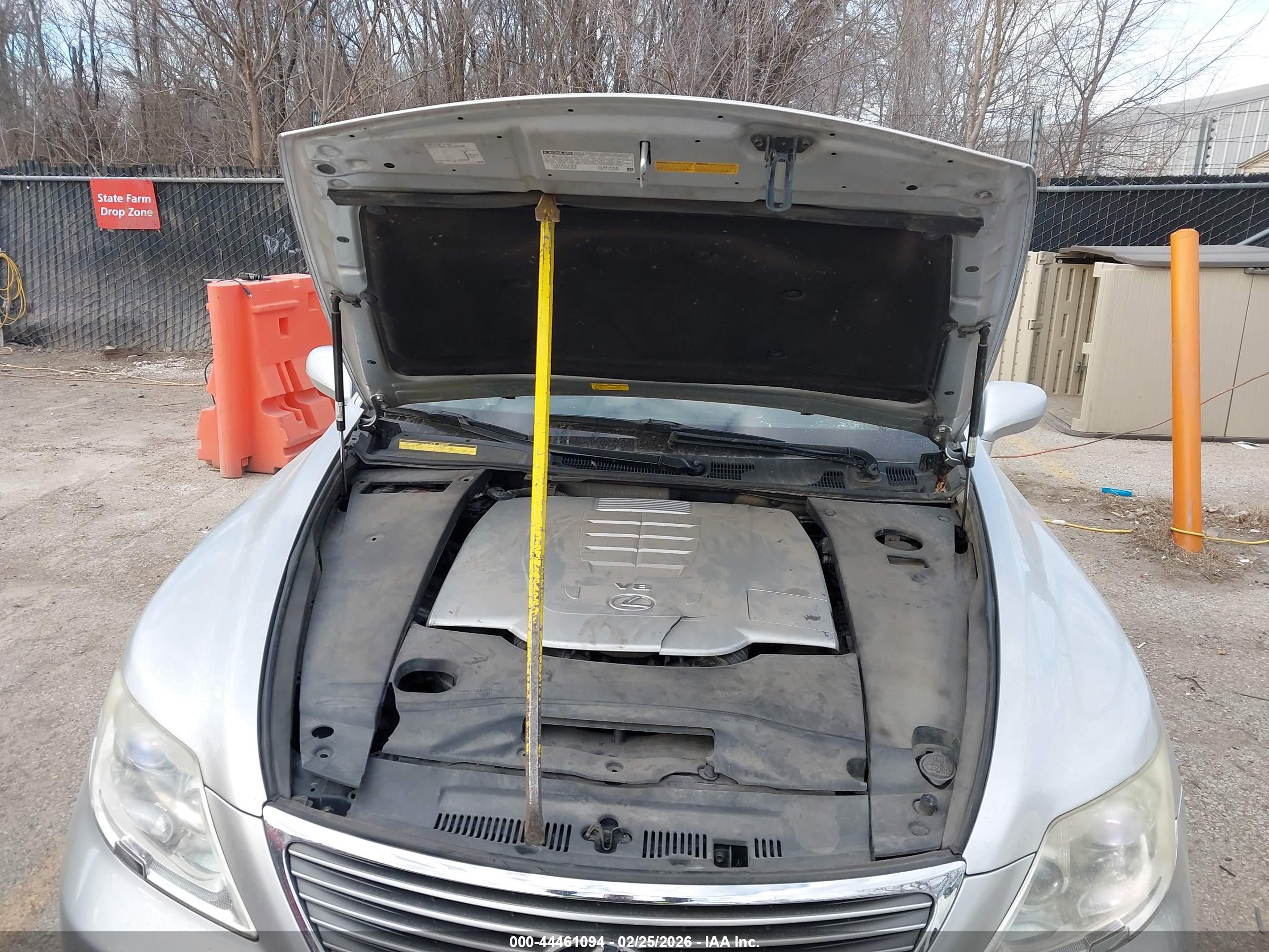LEXUS LS image 10