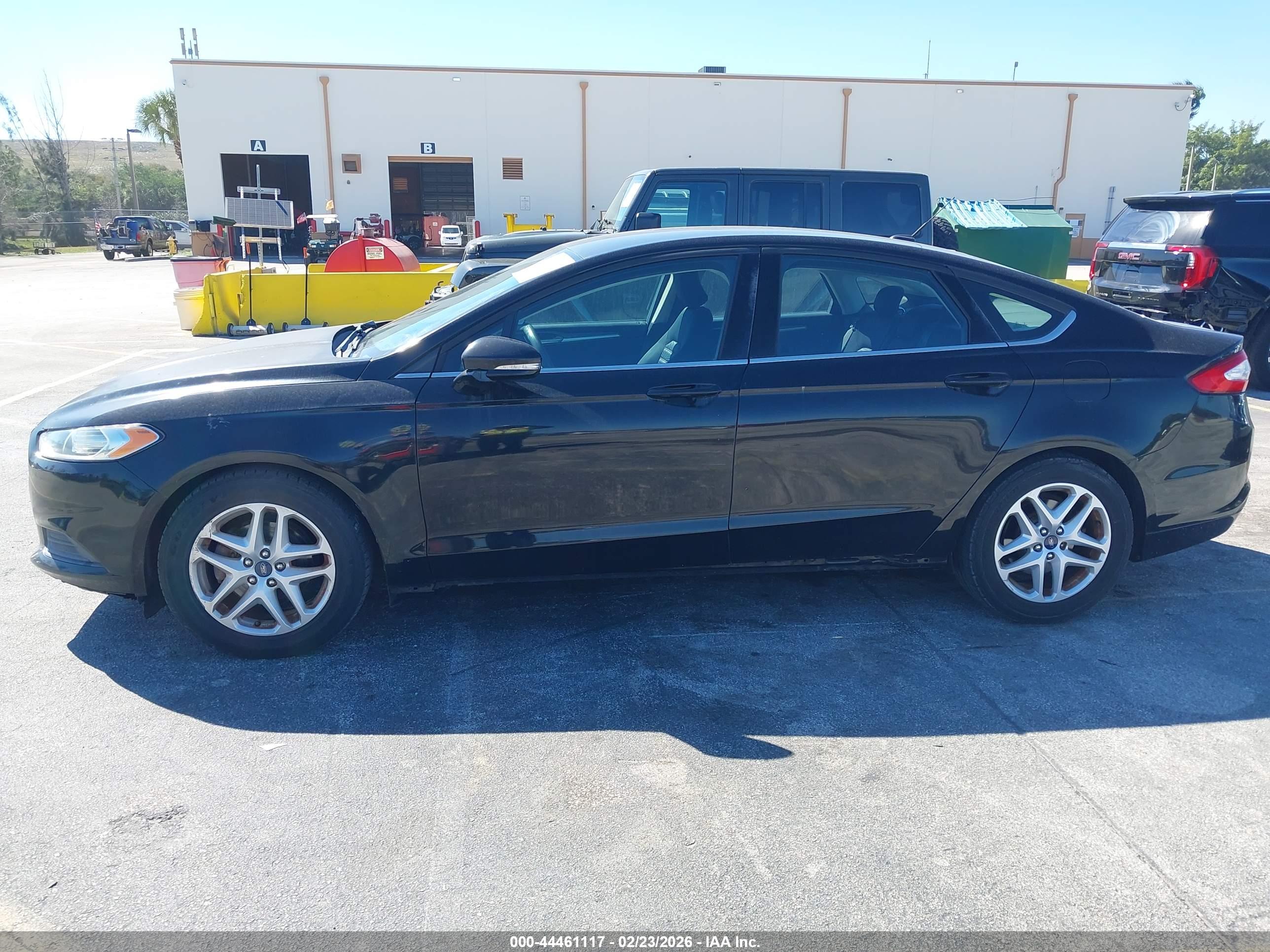 FORD FUSION image 6