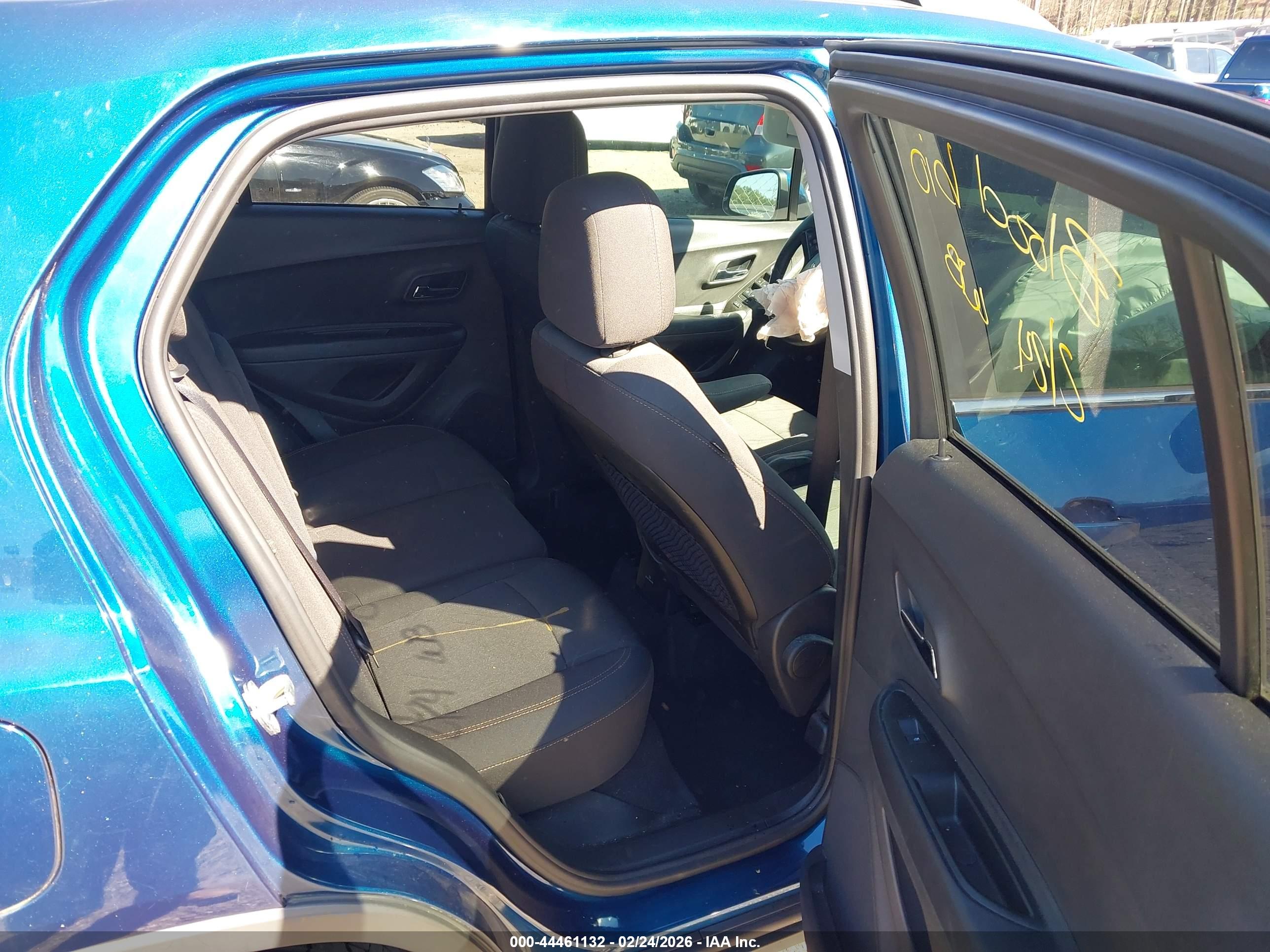 CHEVROLET TRAX image 8