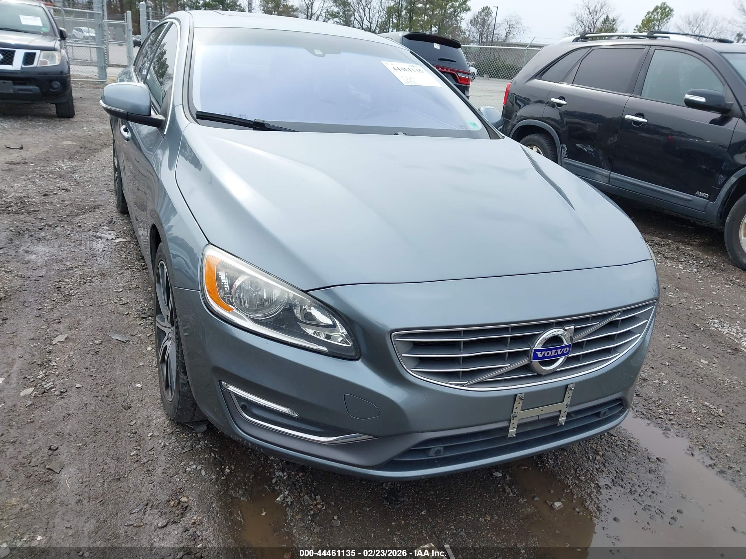 VOLVO S60 image 6