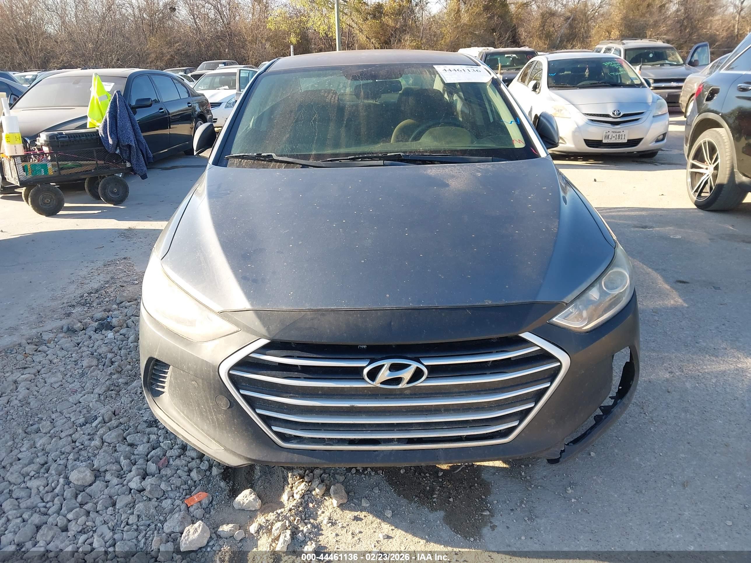 HYUNDAI ELANTRA image 6
