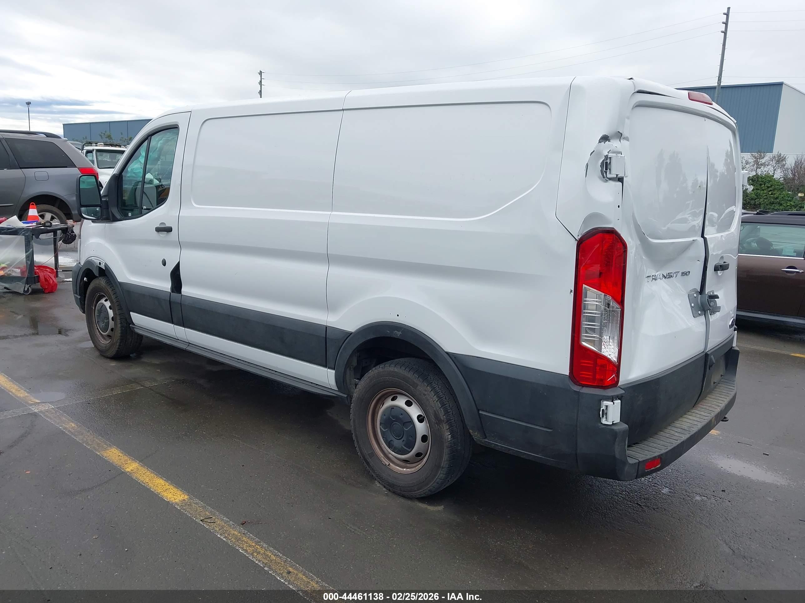 FORD TRANSIT-150 image 3