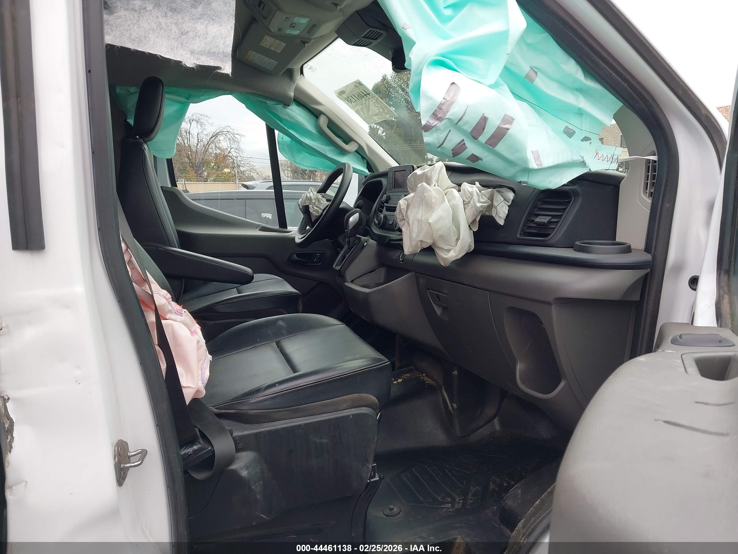 FORD TRANSIT-150 image 5
