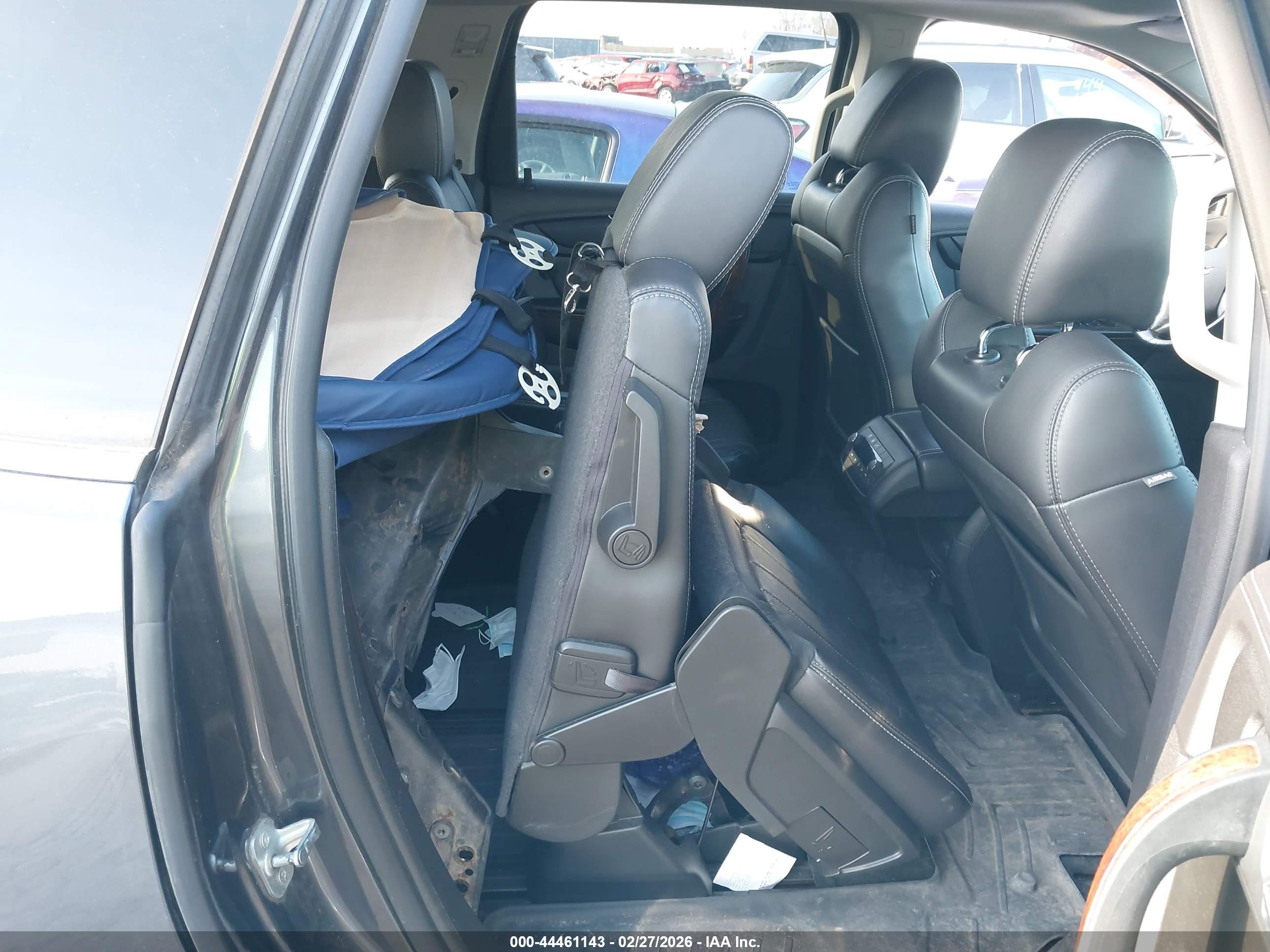 CHEVROLET TRAVERSE image 8