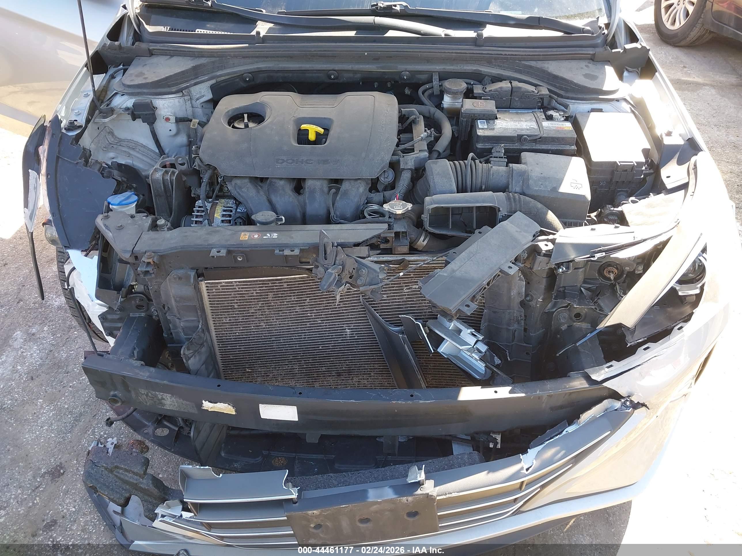 HYUNDAI ELANTRA image 10