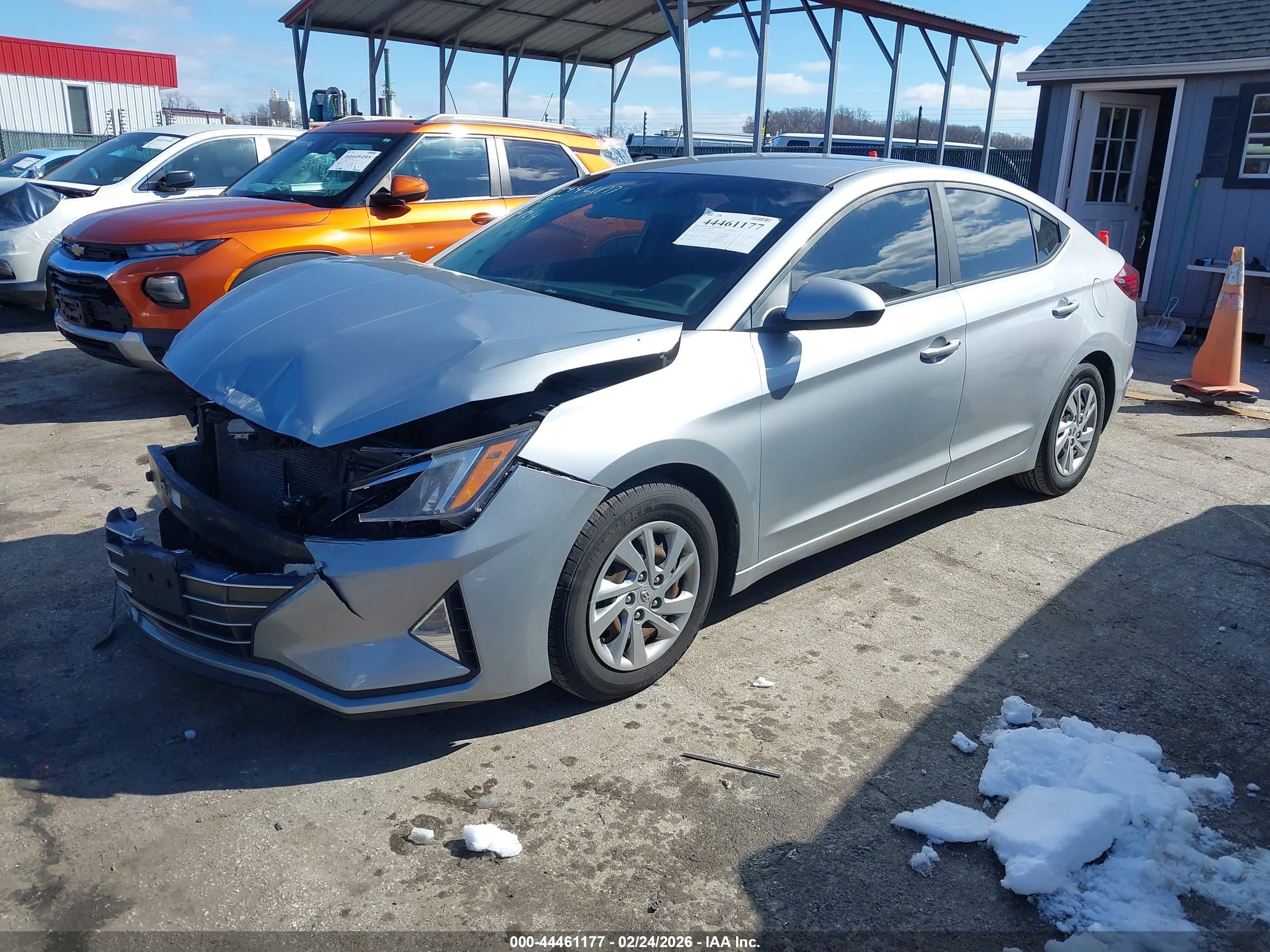 HYUNDAI ELANTRA image 2