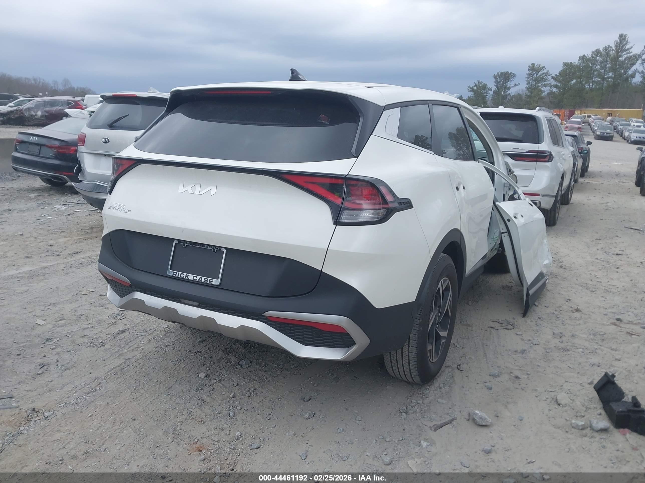 KIA SPORTAGE image 4