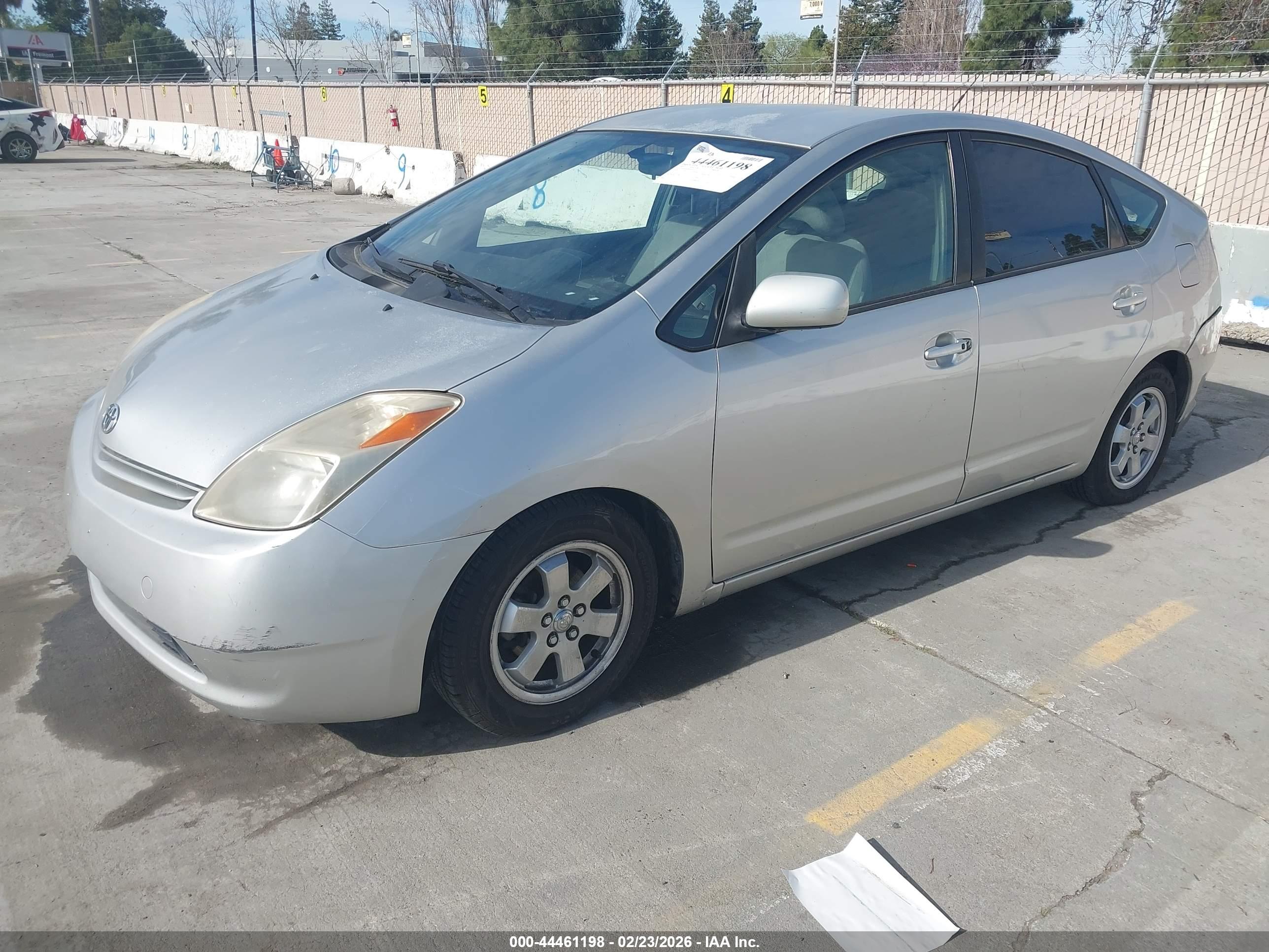 TOYOTA PRIUS image 2