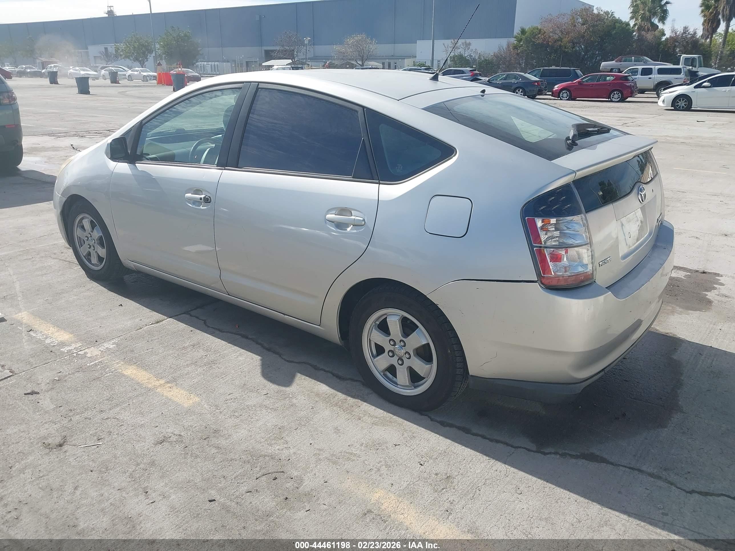 TOYOTA PRIUS image 3