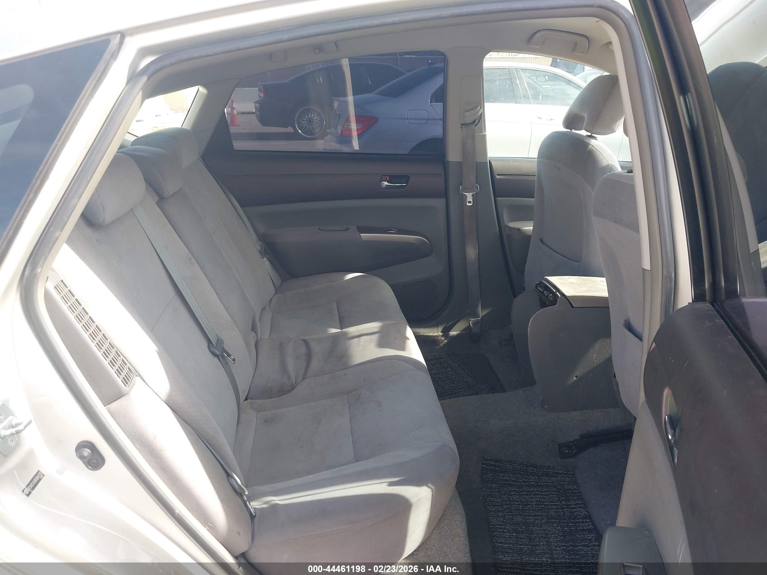 TOYOTA PRIUS image 8
