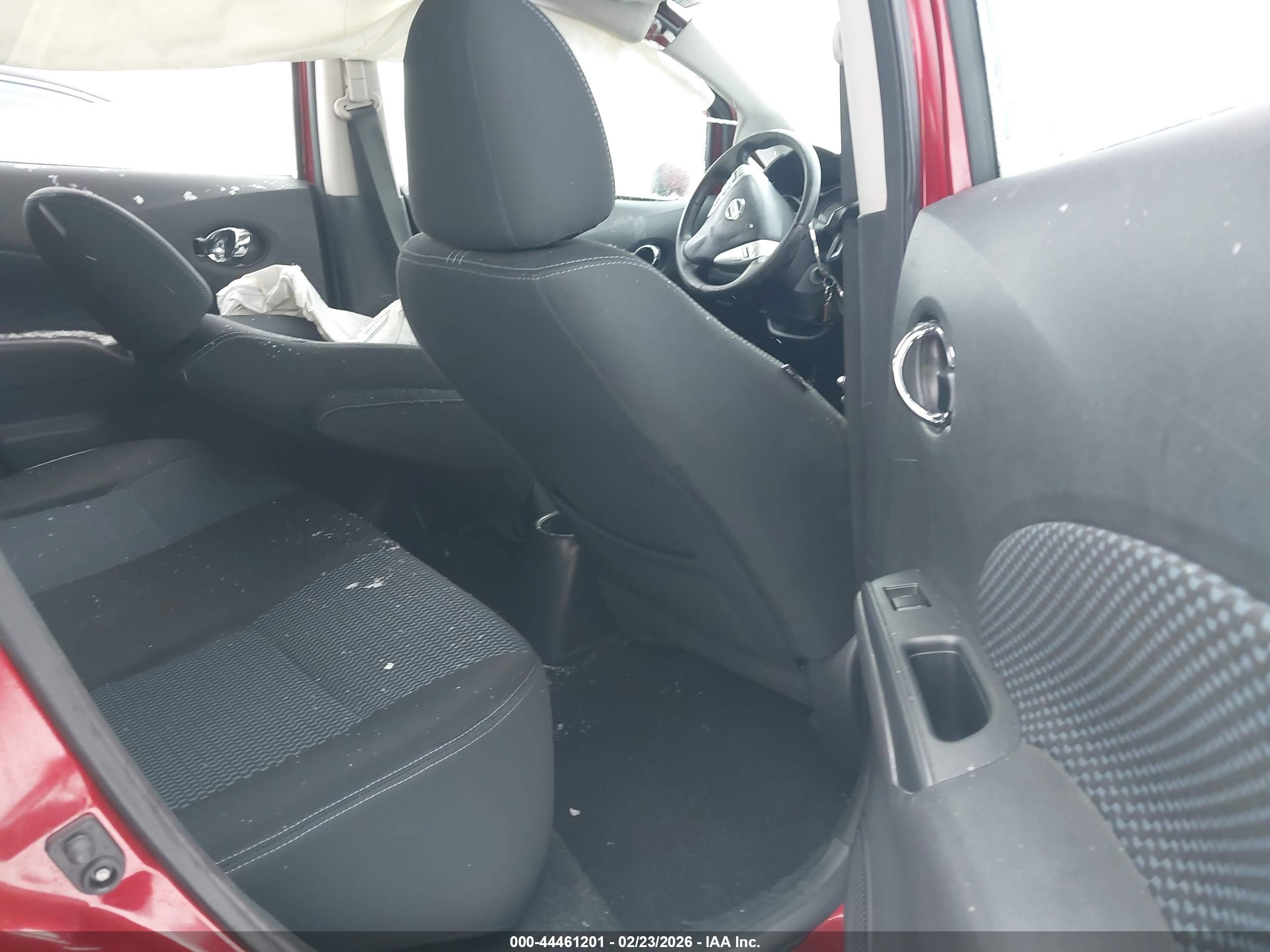 NISSAN VERSA image 8