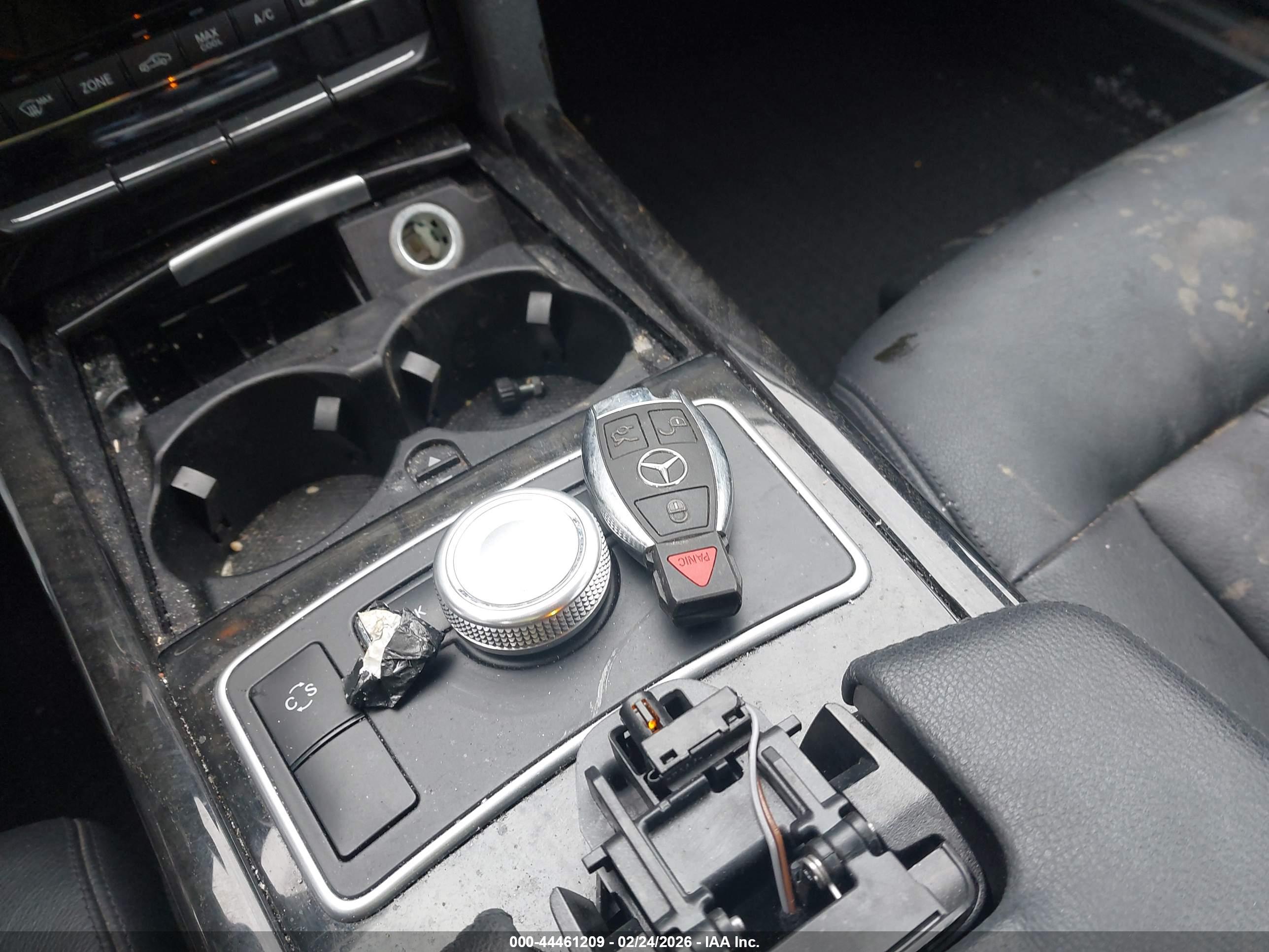 MERCEDES-BENZ E image 11