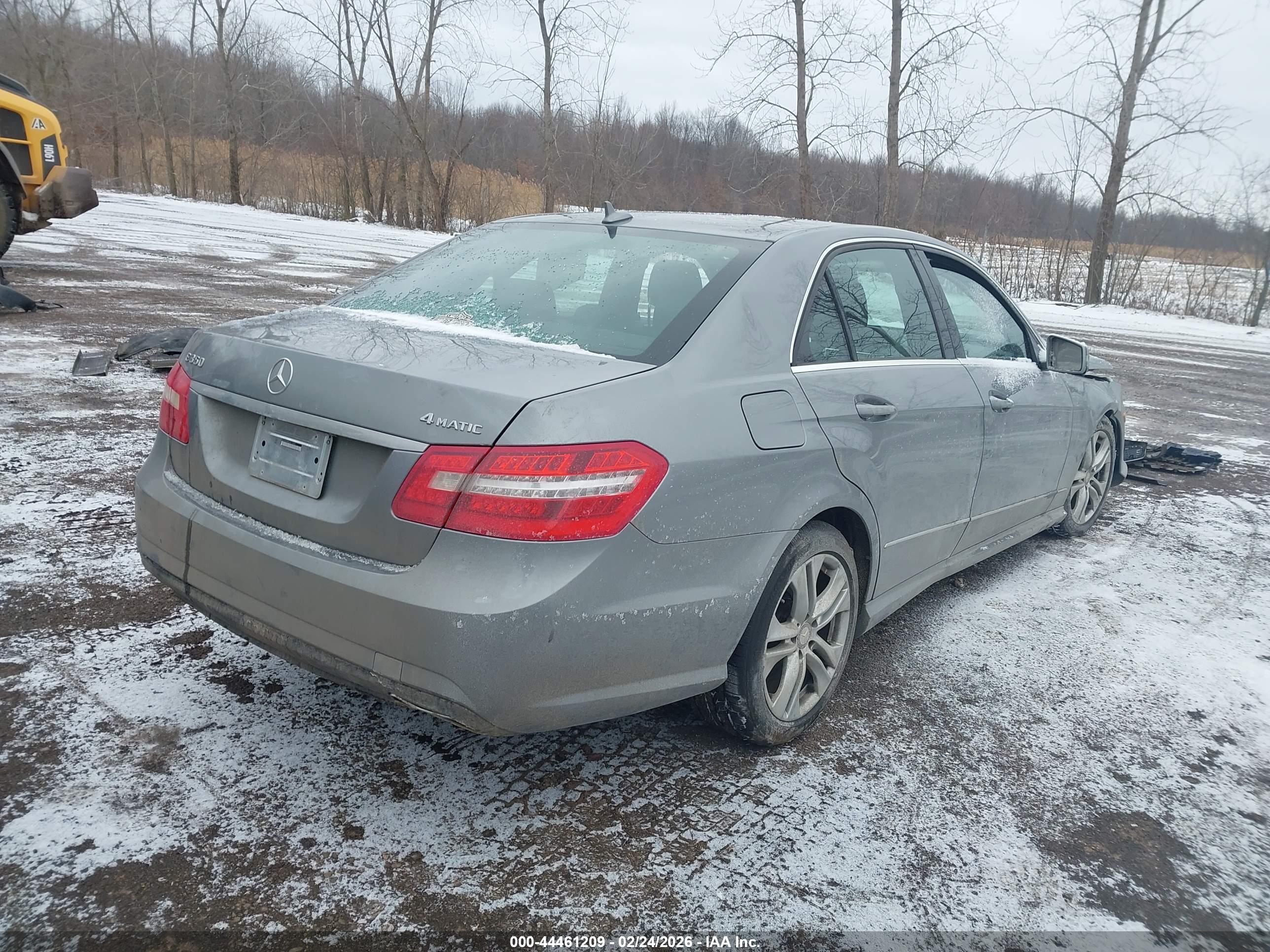 MERCEDES-BENZ E image 4