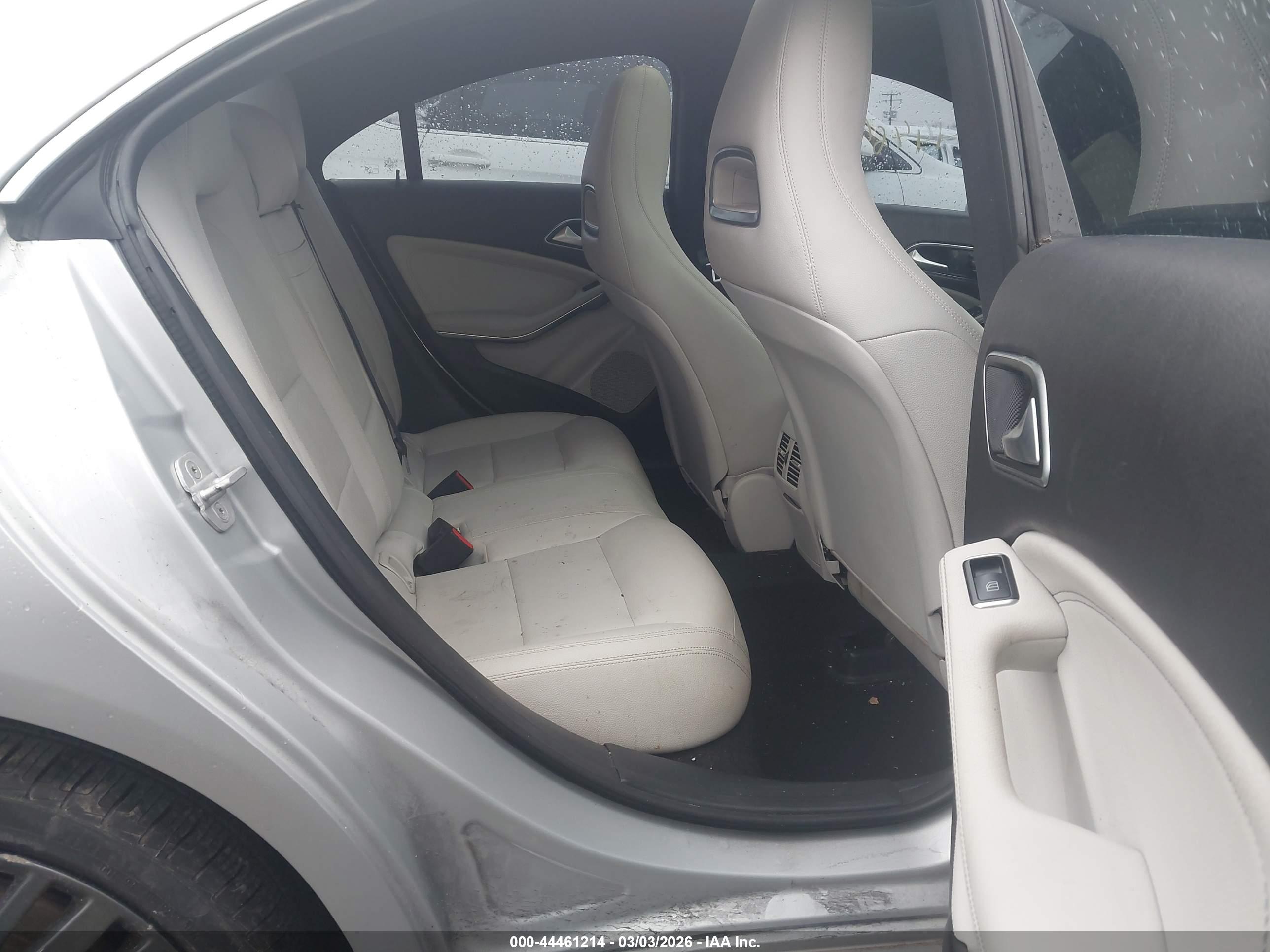 MERCEDES-BENZ CLA image 8