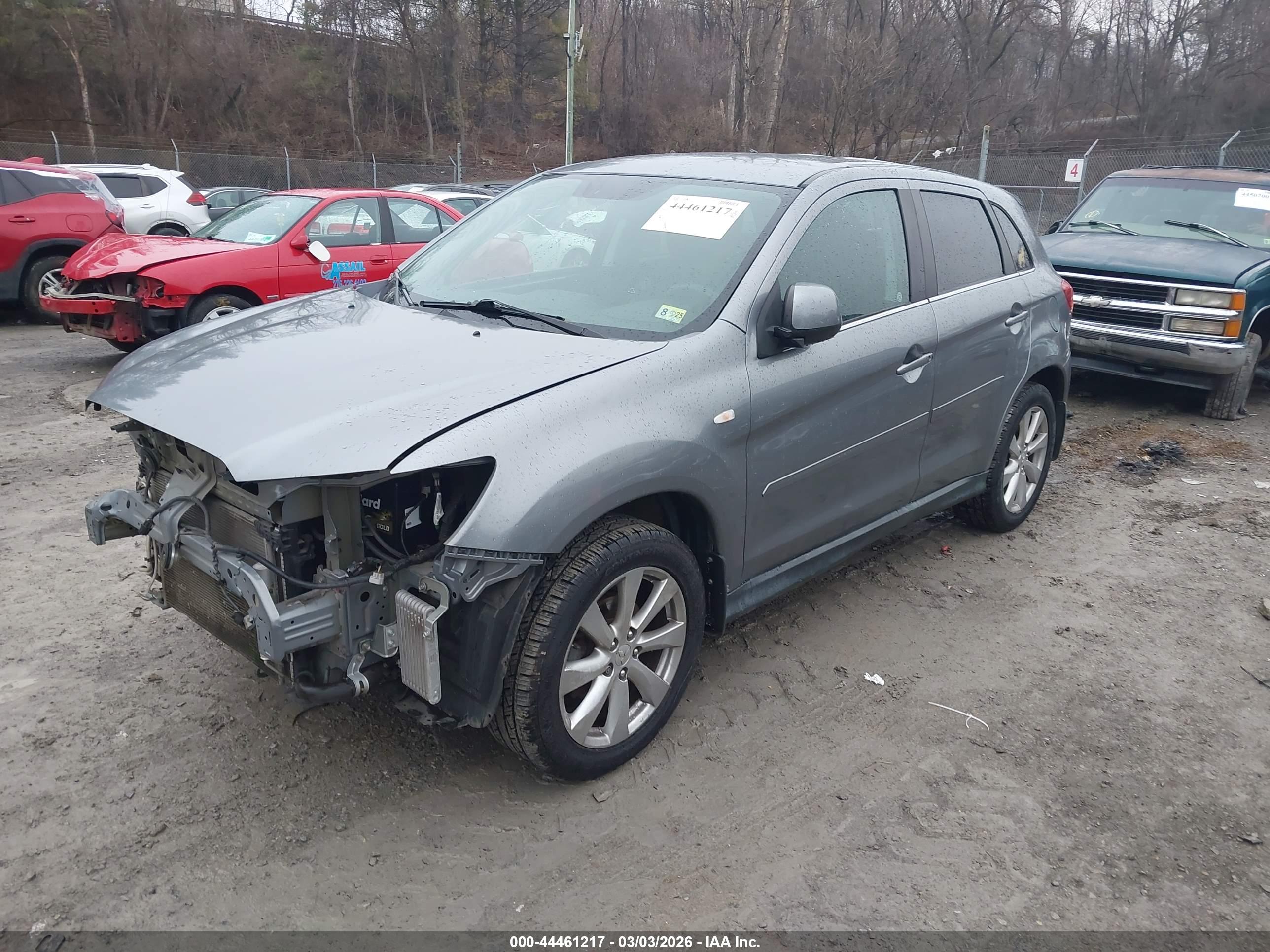 MITSUBISHI OUTLANDER image 2