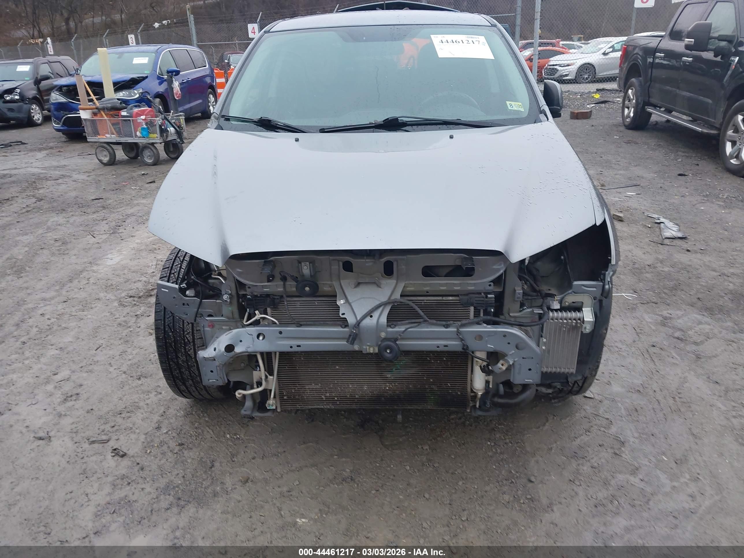 MITSUBISHI OUTLANDER image 6
