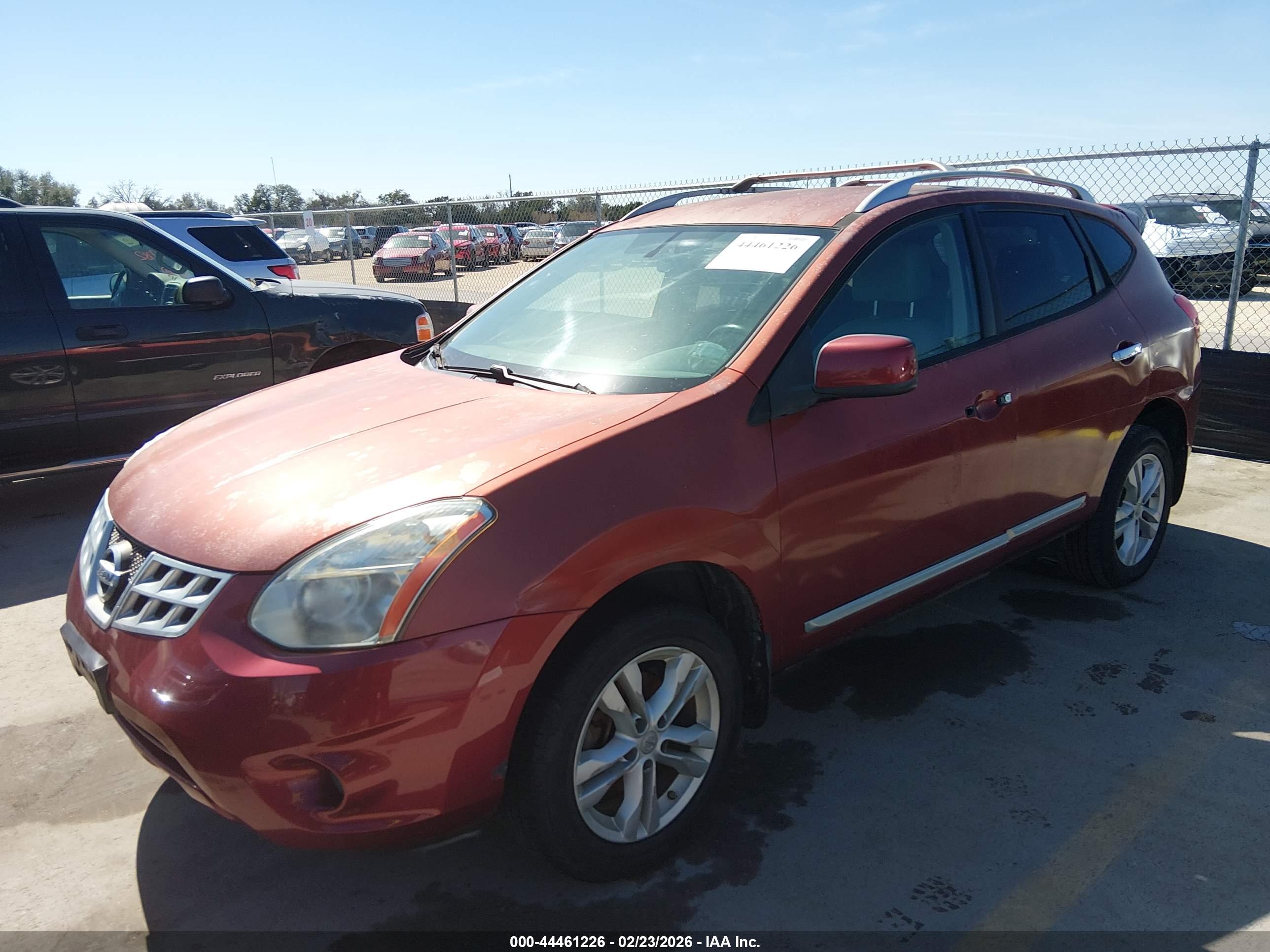 NISSAN ROGUE image 2