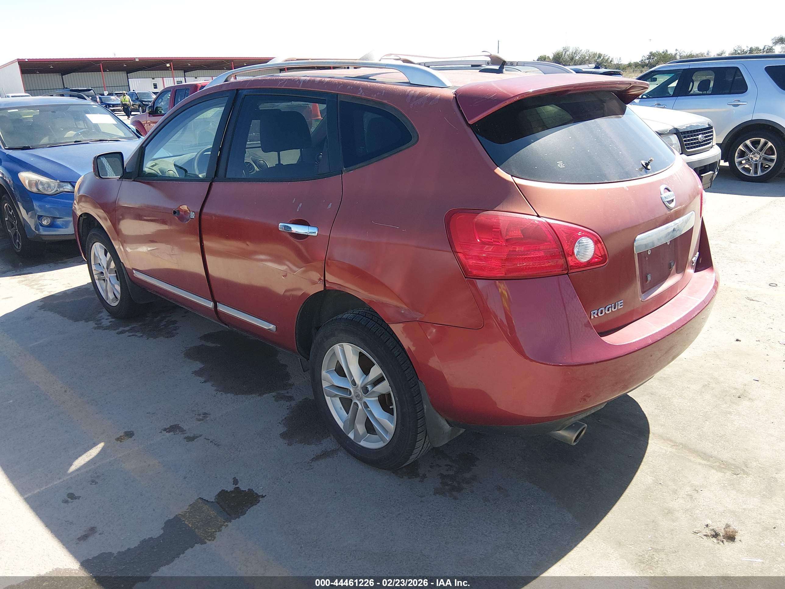 NISSAN ROGUE image 3