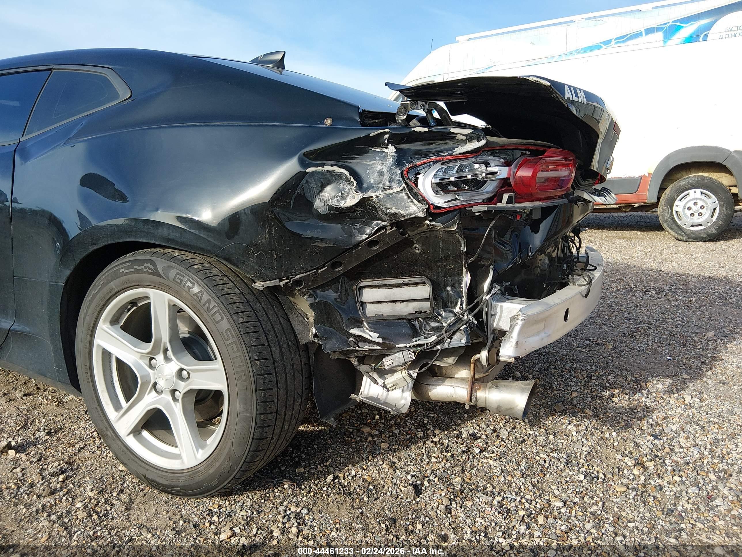 CHEVROLET CAMARO image 6