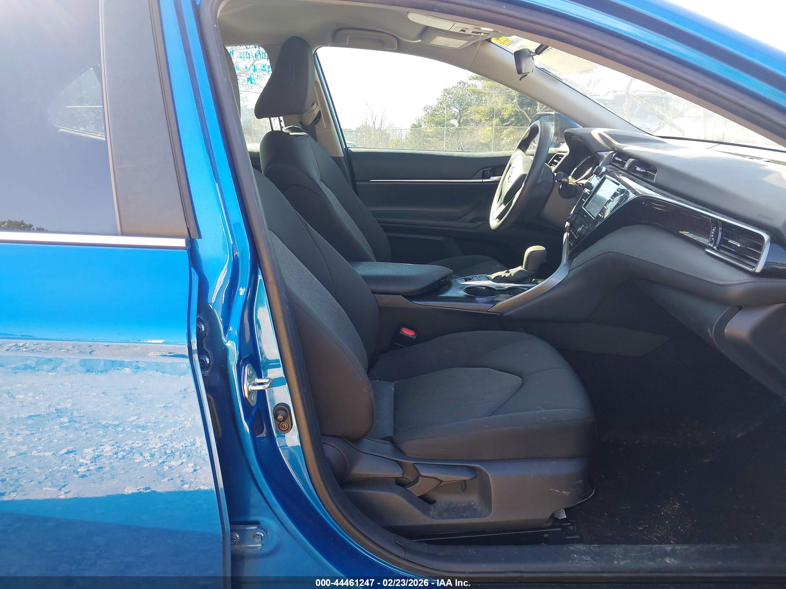 TOYOTA CAMRY image 5