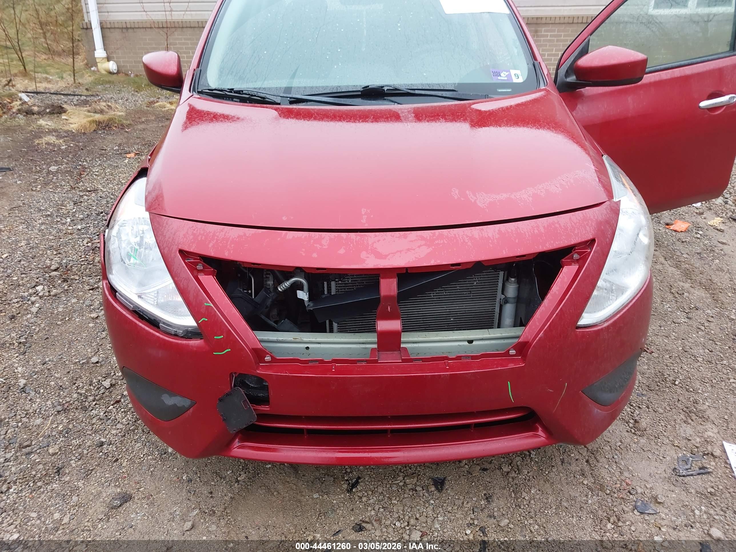 NISSAN VERSA image 6