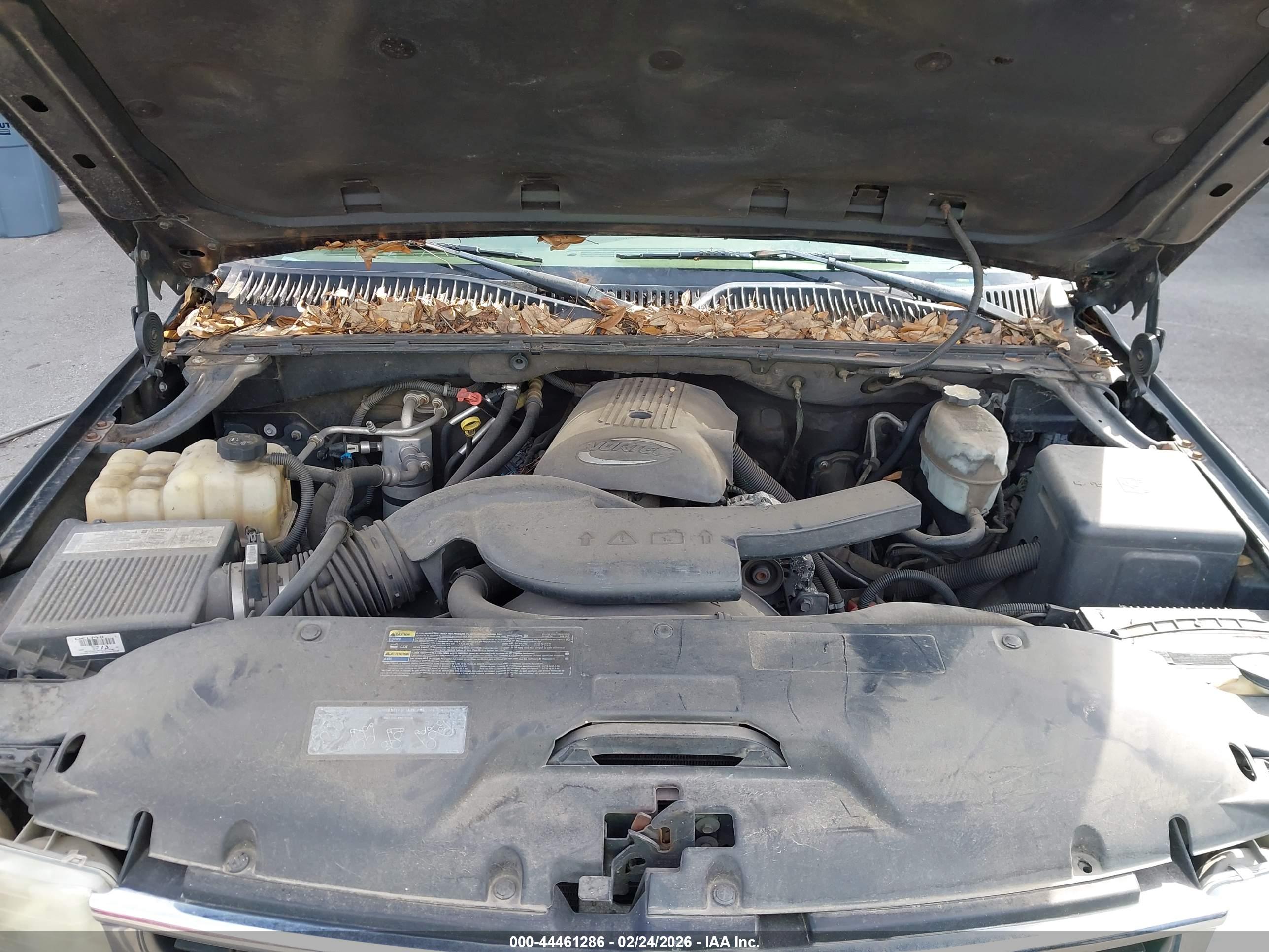CHEVROLET TAHOE image 10