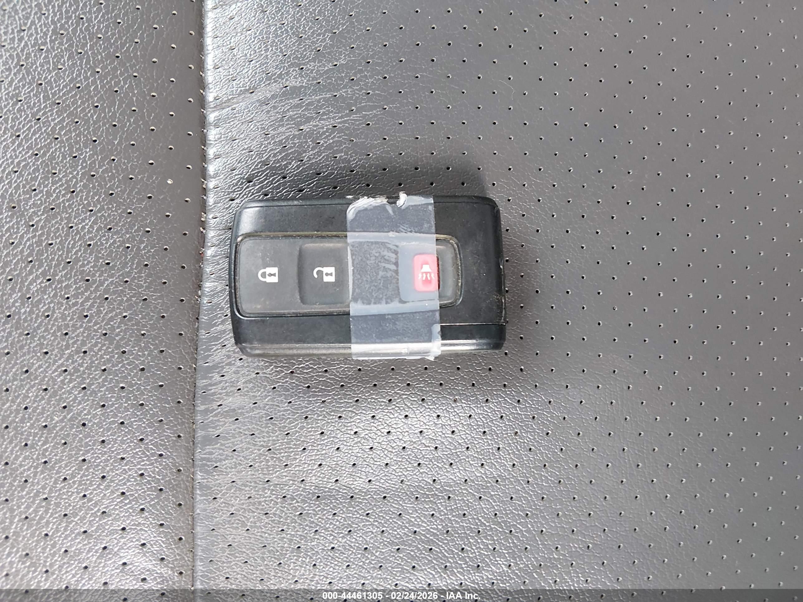 TOYOTA PRIUS image 11