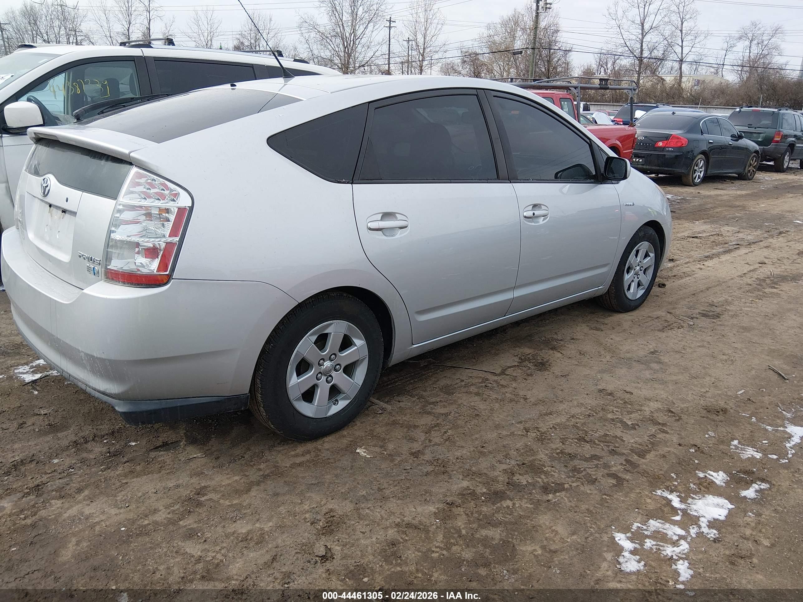 TOYOTA PRIUS image 4